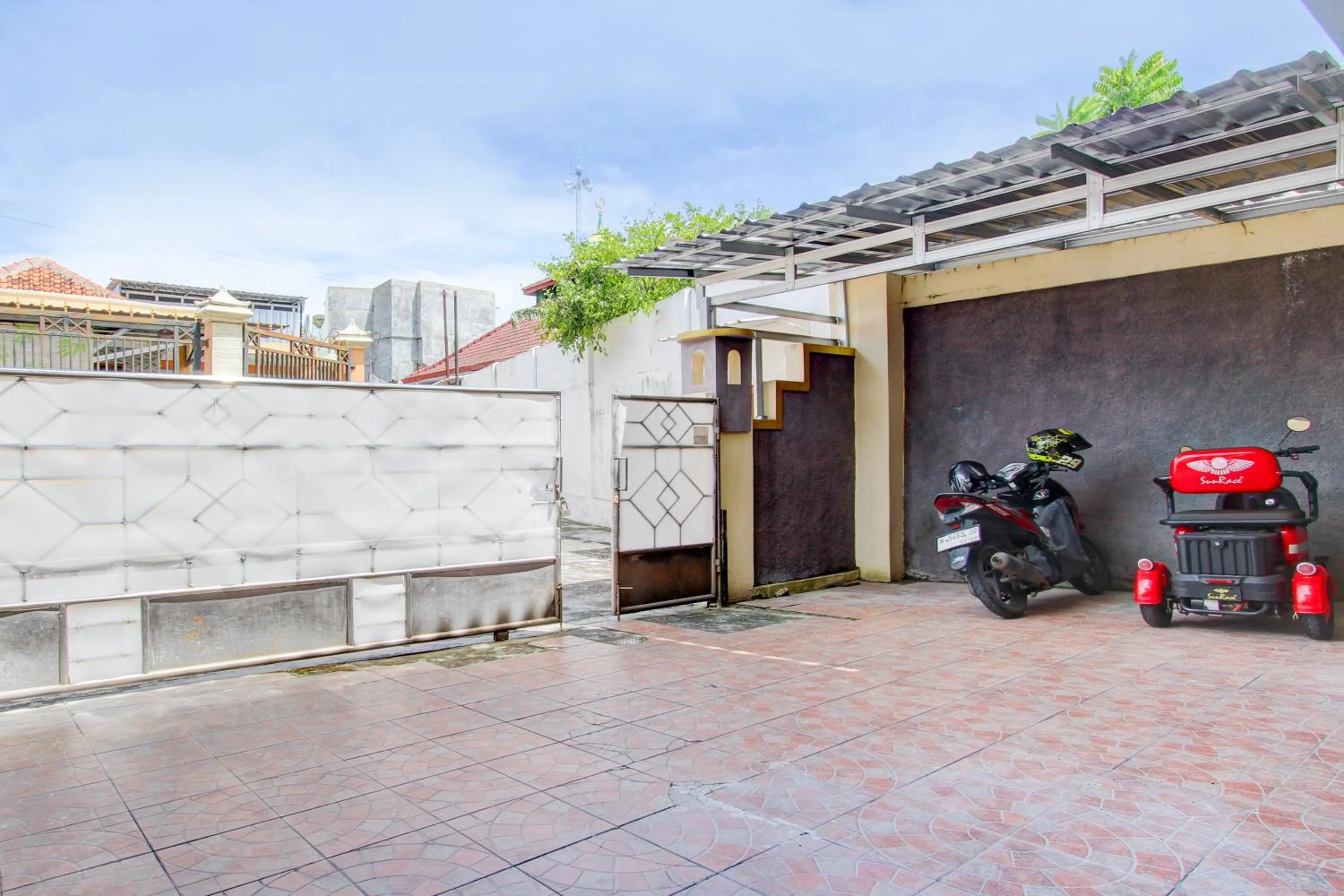 Lobby or reception in Hotel O Kenzie Bunkbed Syariah