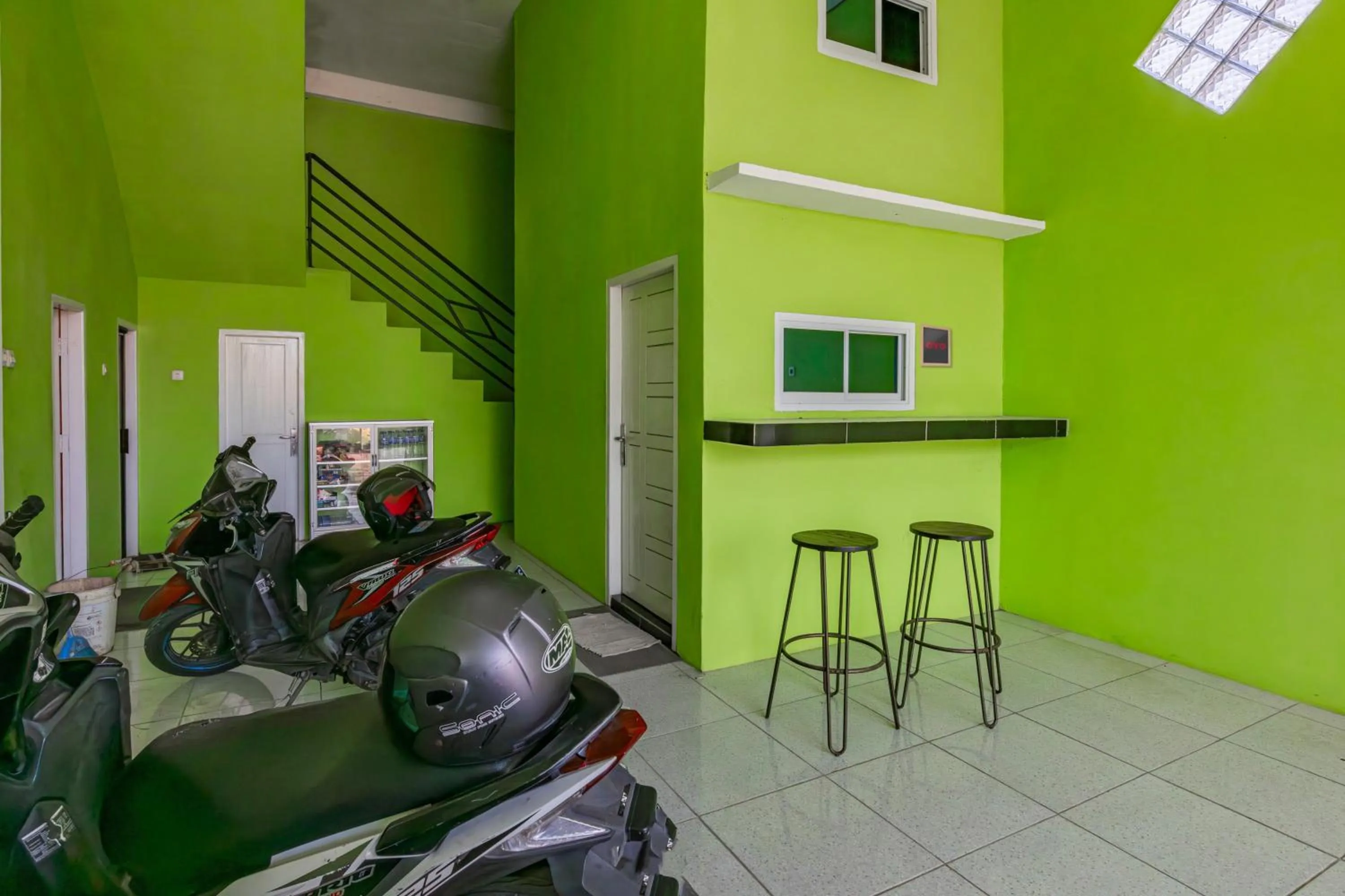 Lobby or reception in Hotel O Guest House Gembul Syariah