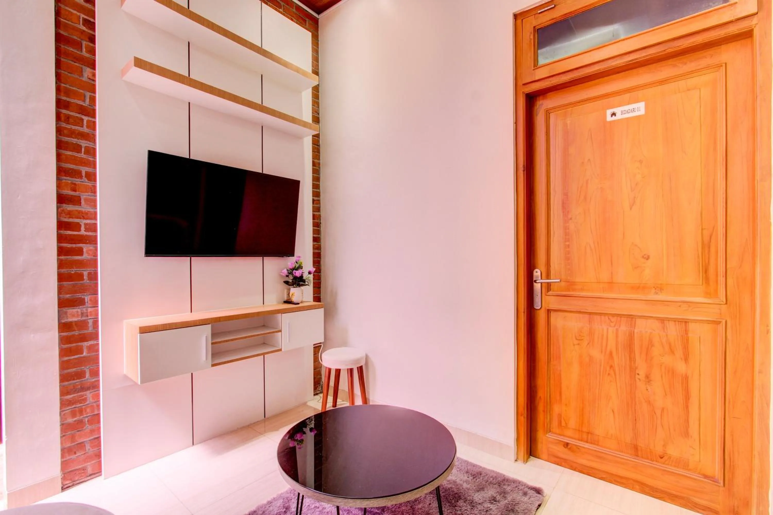 Lobby or reception in Capital O 93718 Homestay 3 Bidadari