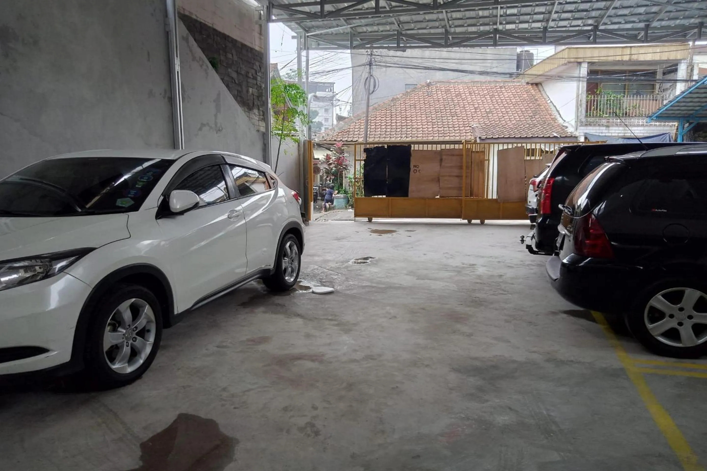 Lobby or reception in Capital O 93728 Guest House Cemara