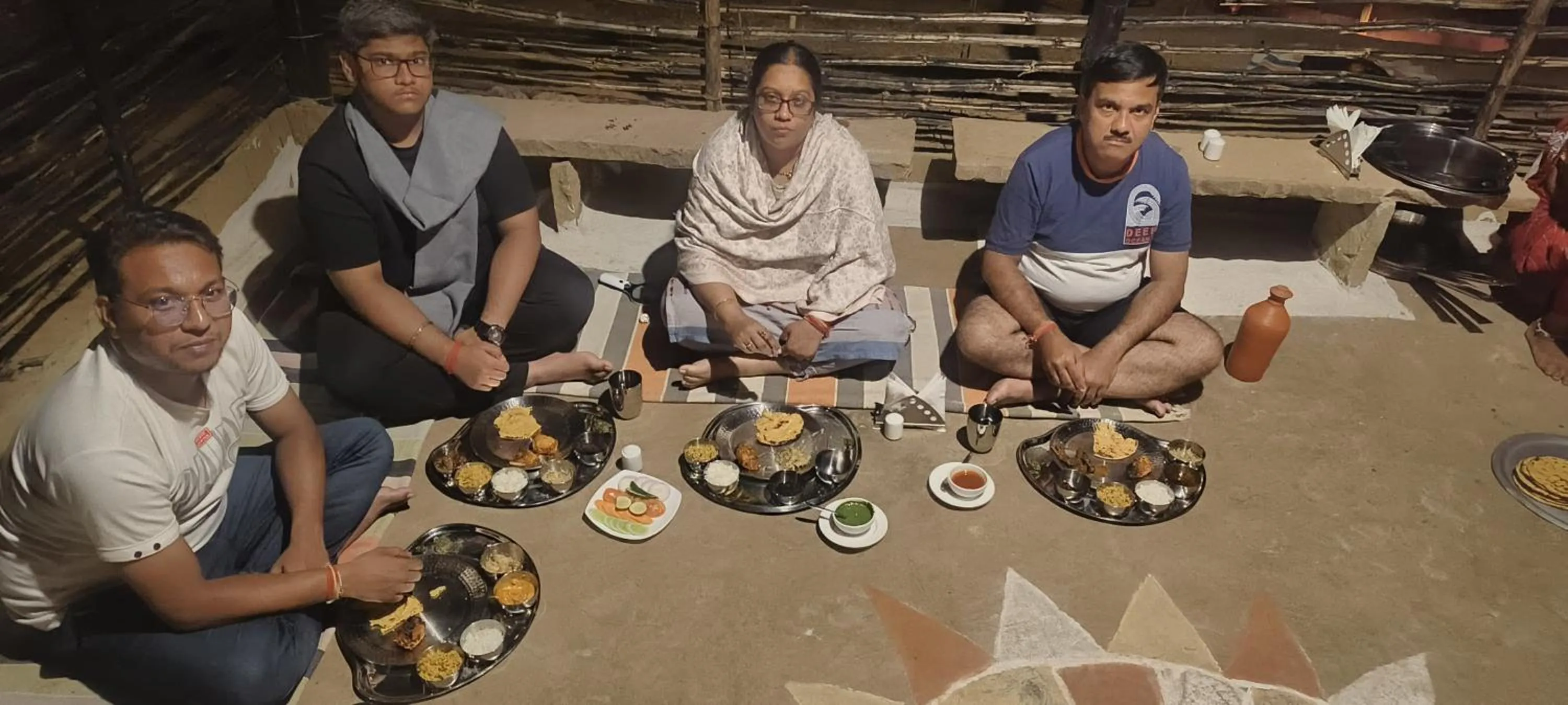 Restaurant/places to eat in Tathastu Bandhavgarh