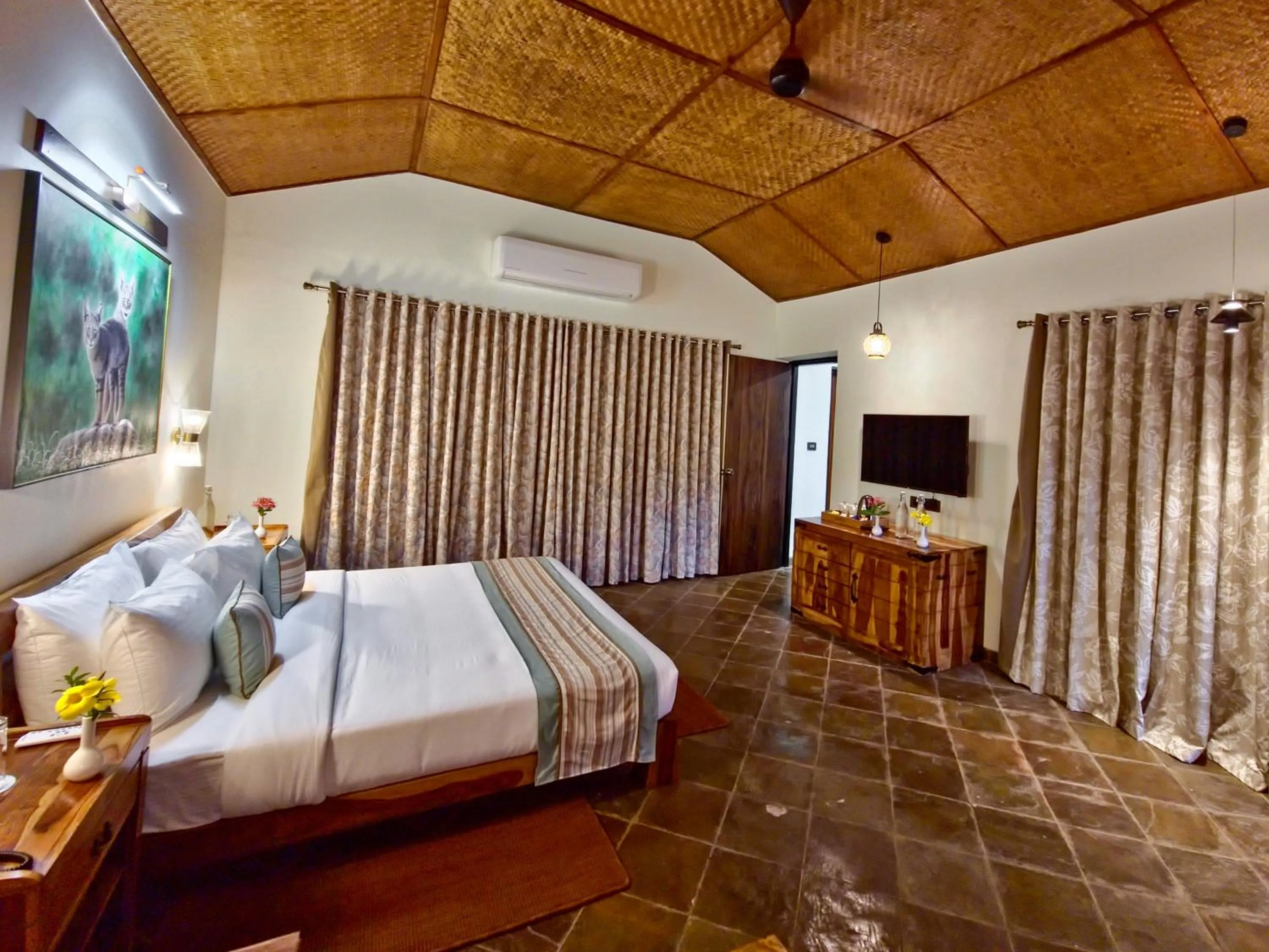 Bed in Tathastu Bandhavgarh