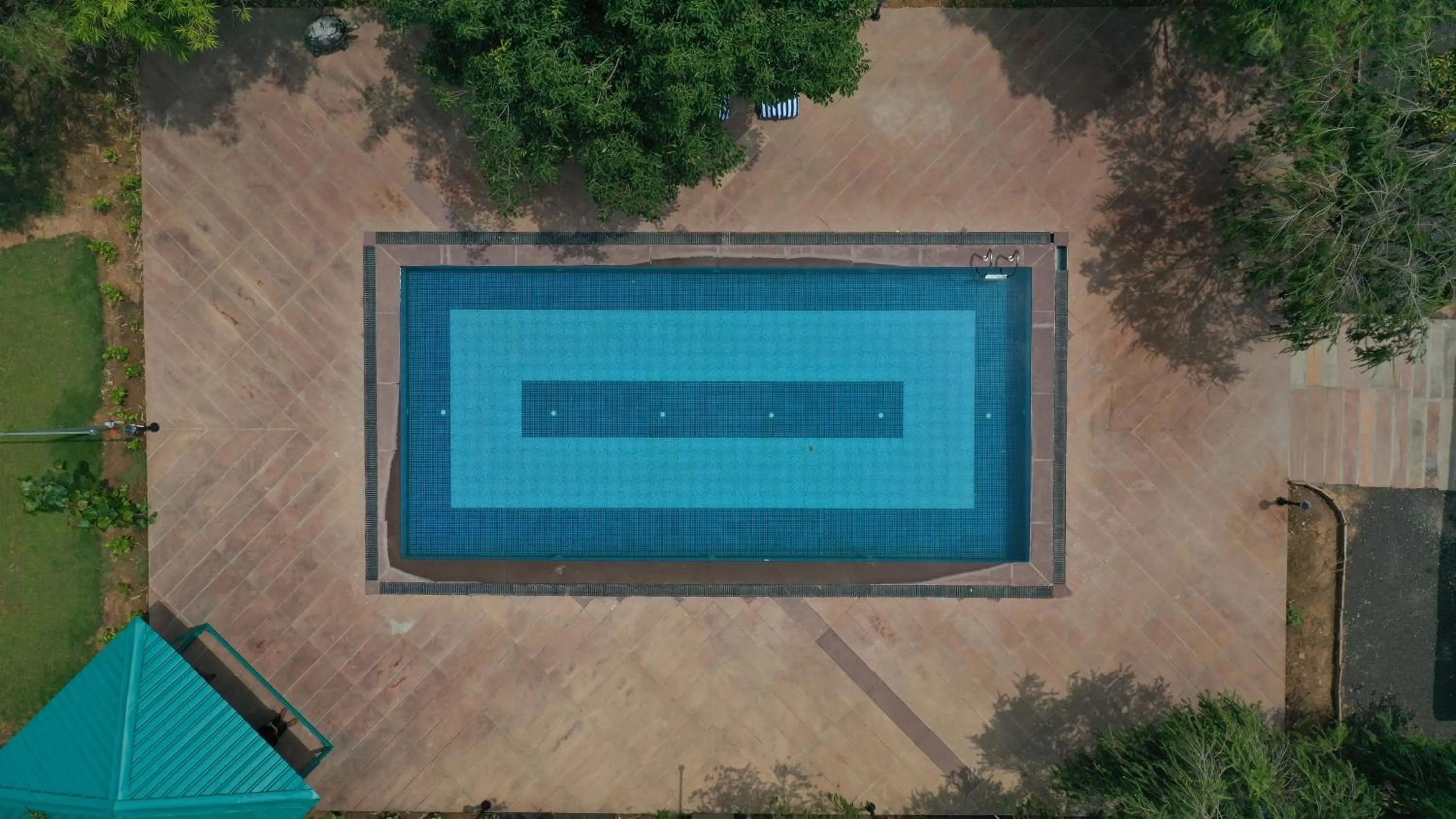 Swimming pool in Tathastu Bandhavgarh