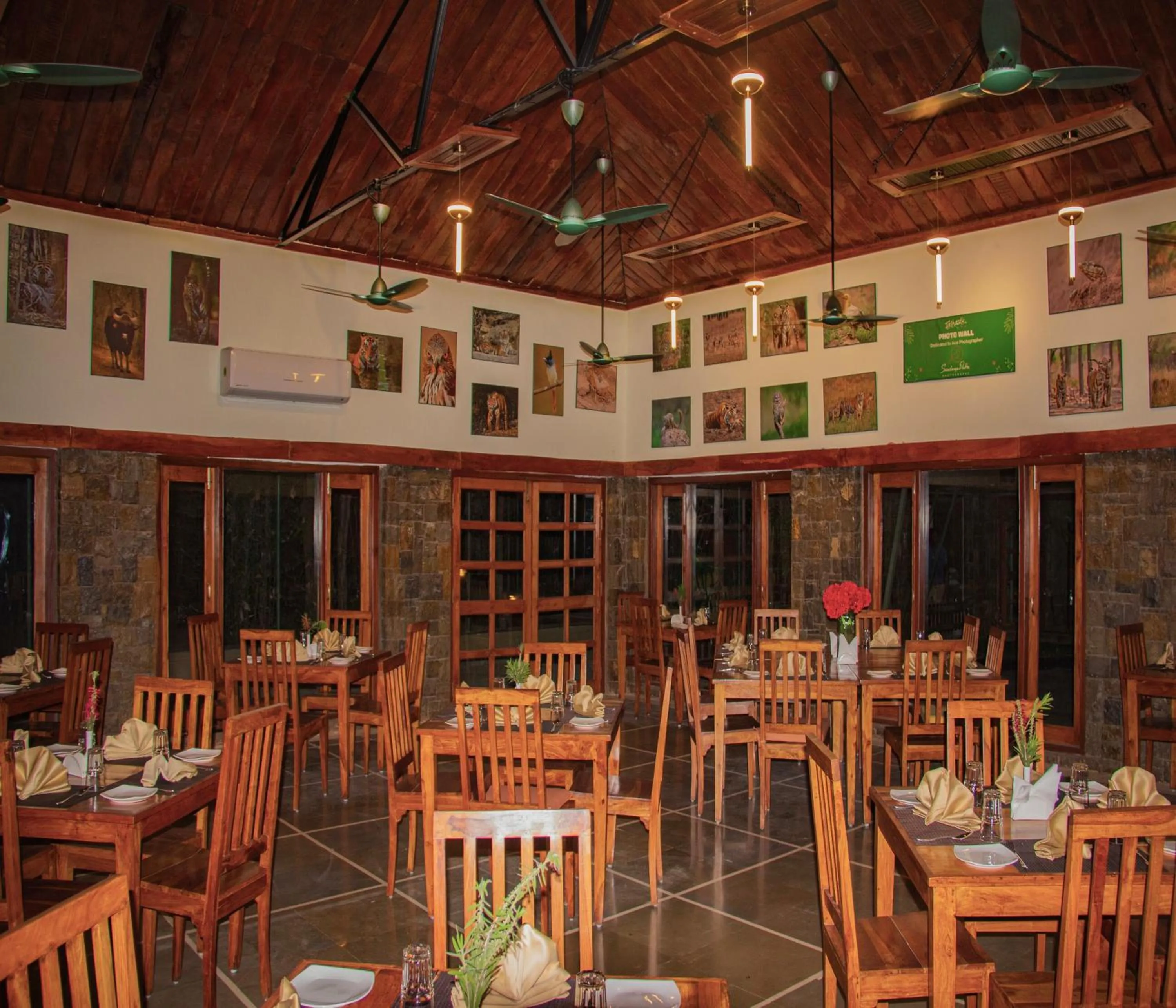 Restaurant/places to eat in Tathastu Bandhavgarh