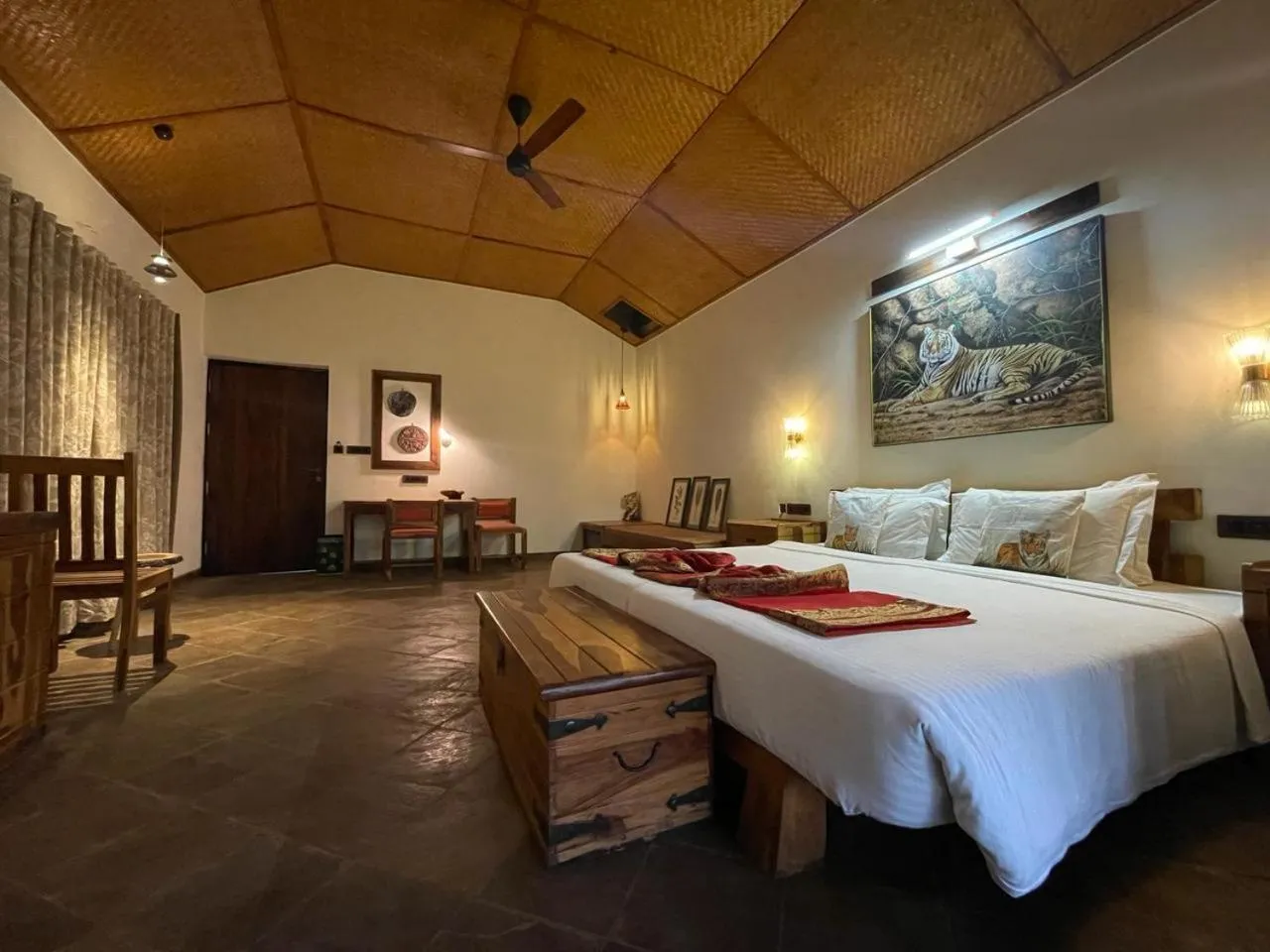 Bed in Tathastu Bandhavgarh