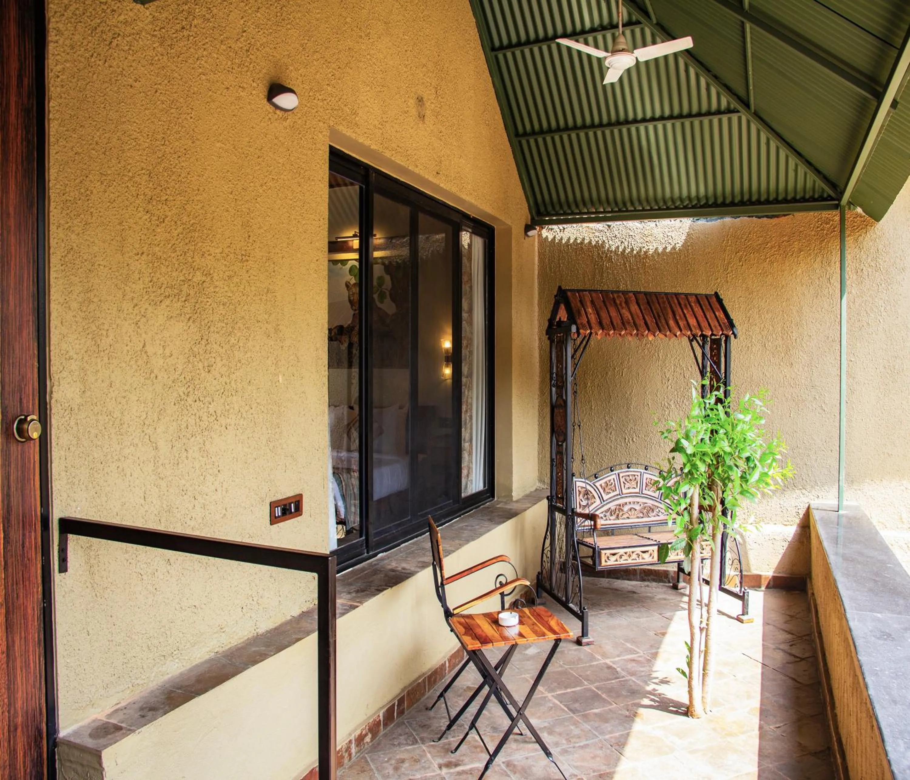 Seating area in Tathastu Bandhavgarh
