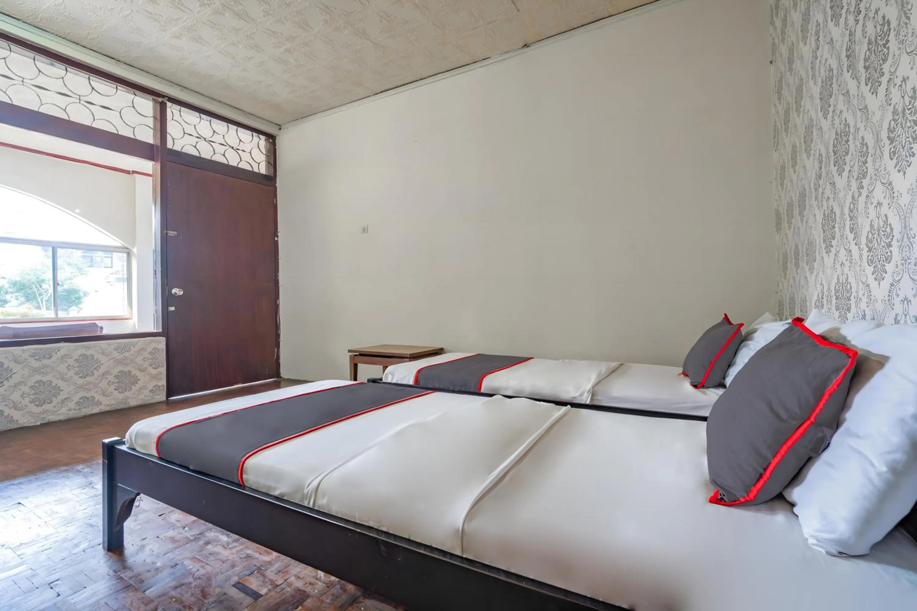 Bedroom, Bed in Capital O 93733 Hotel Linggarjati Kuningan