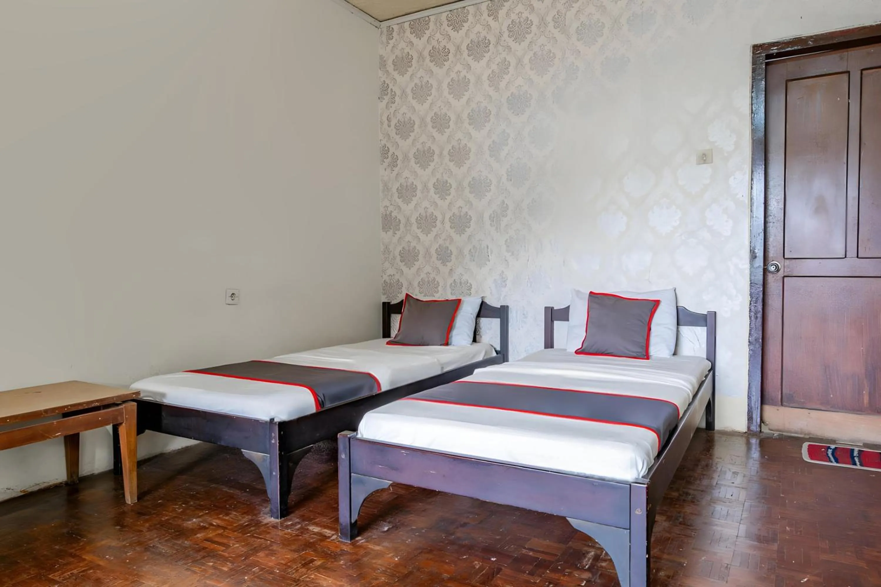 Bedroom, Bed in Capital O 93733 Hotel Linggarjati Kuningan