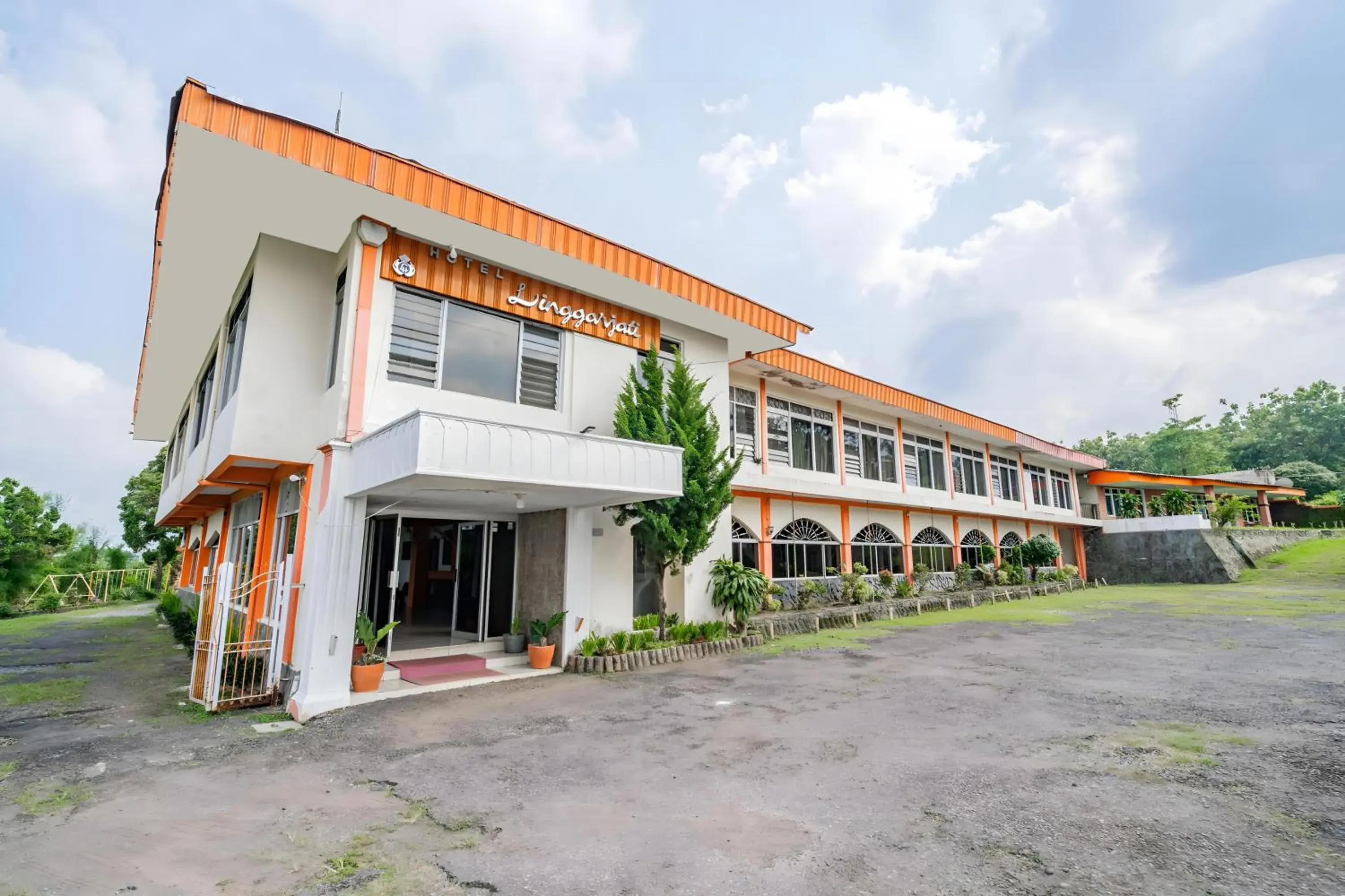 Capital O 93733 Hotel Linggarjati Kuningan Capital O 93733 Hotel Linggarjati Kuningan