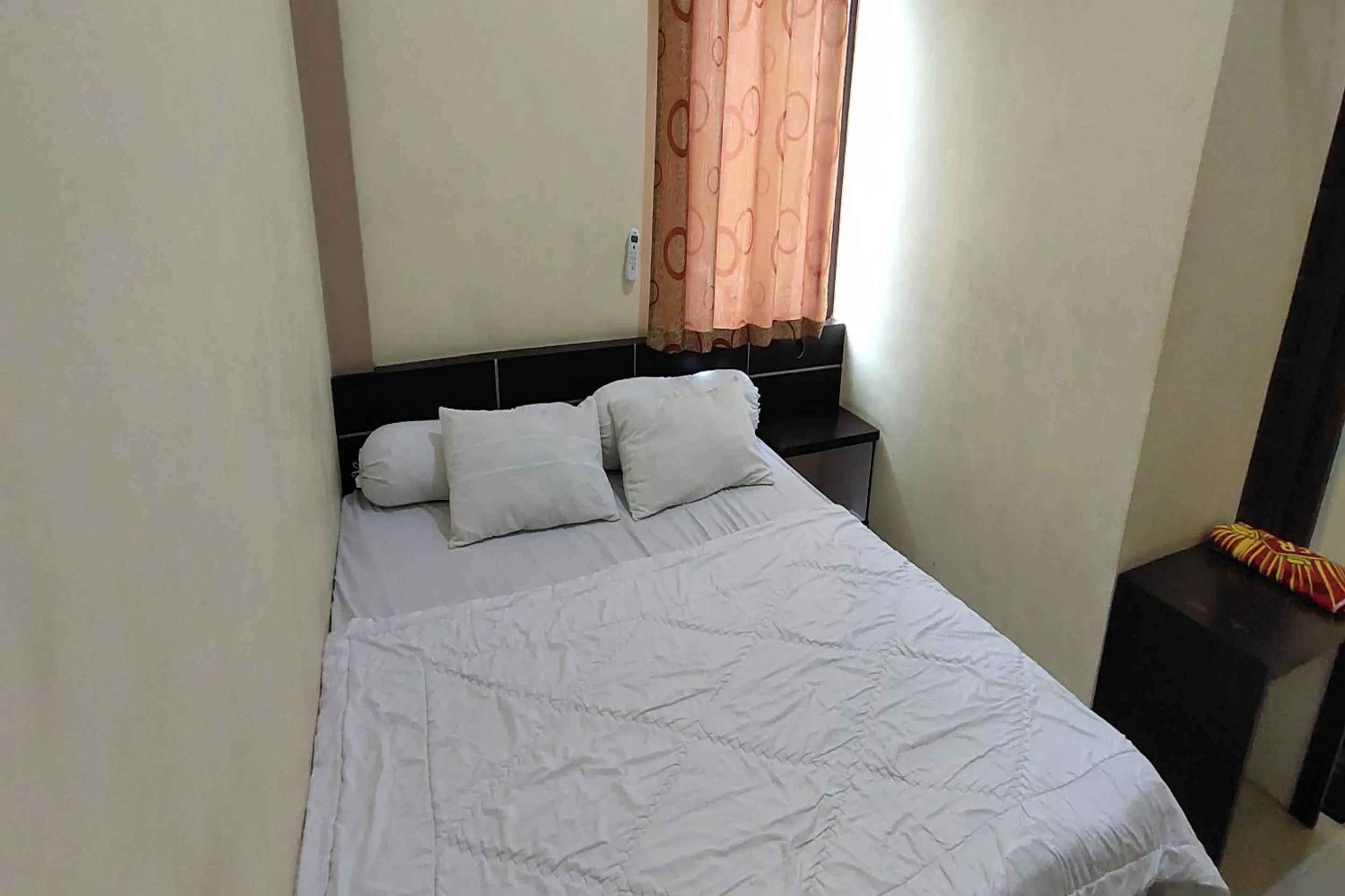 Bedroom, Bed in Hotel O Homestay Citra