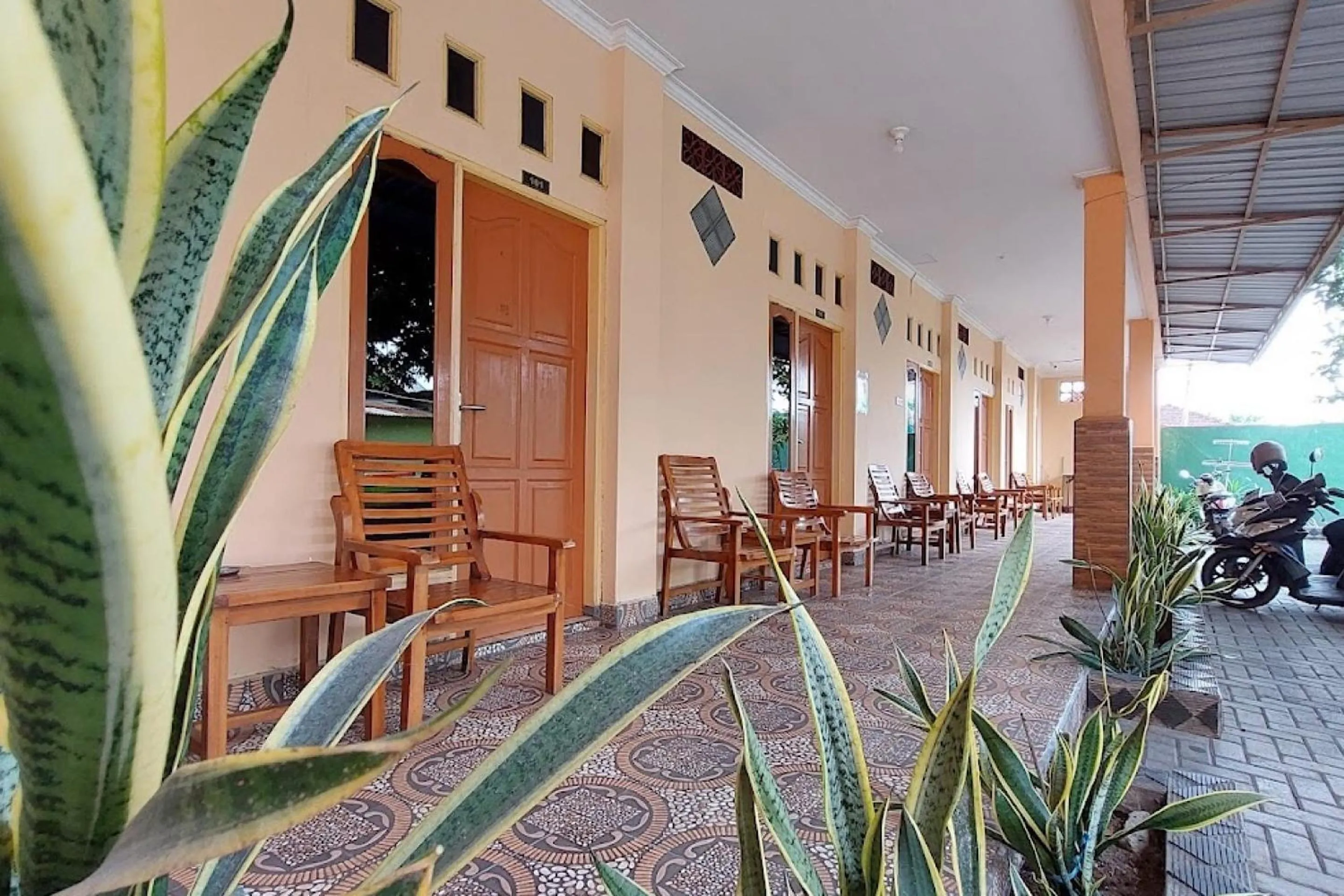 Facade/entrance in OYO 93757 Rasya Homestay Near SD Negeri 6 Mataram