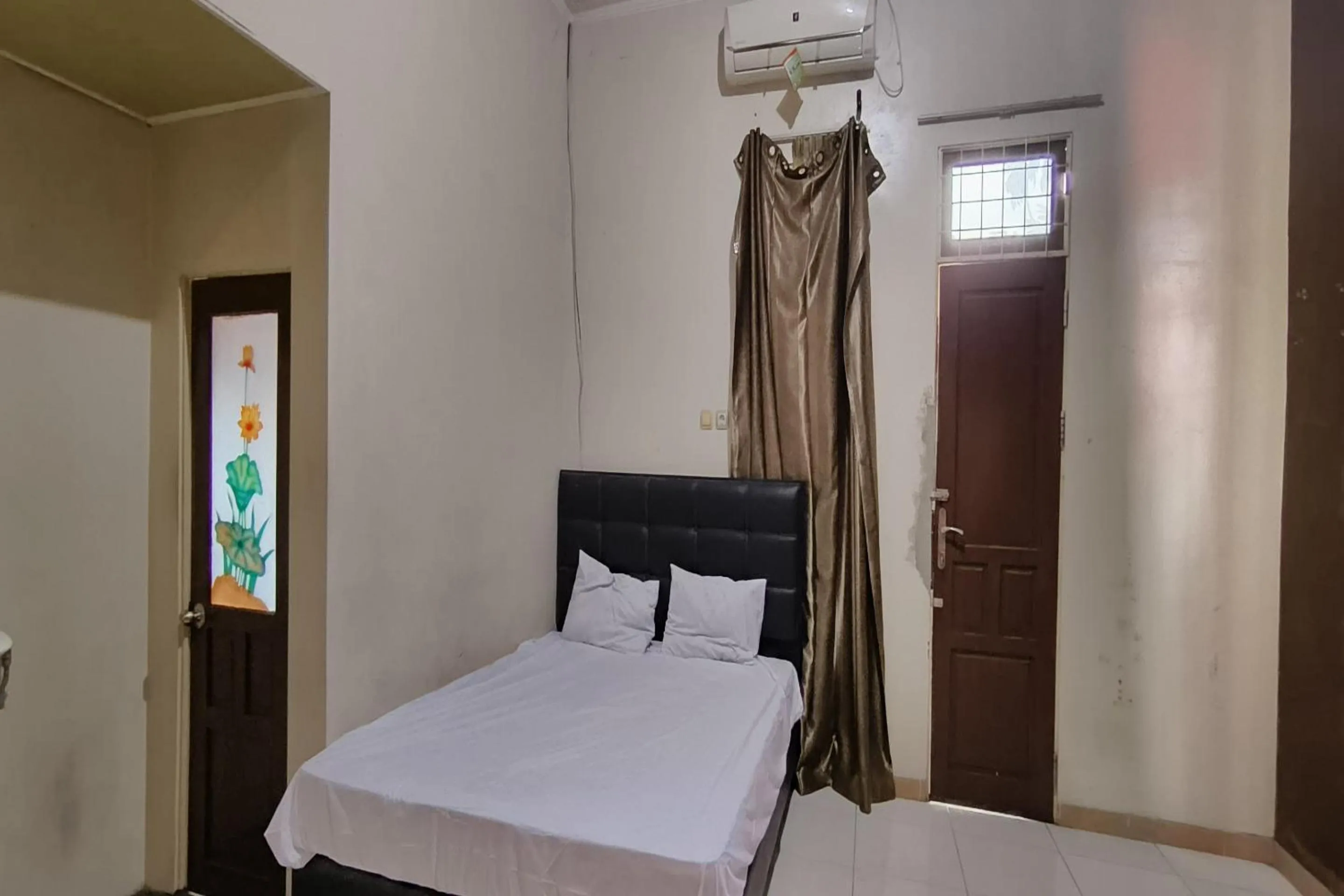 Bedroom, Bed in Hotel O Aglo Homestay NearYani Heahlerr