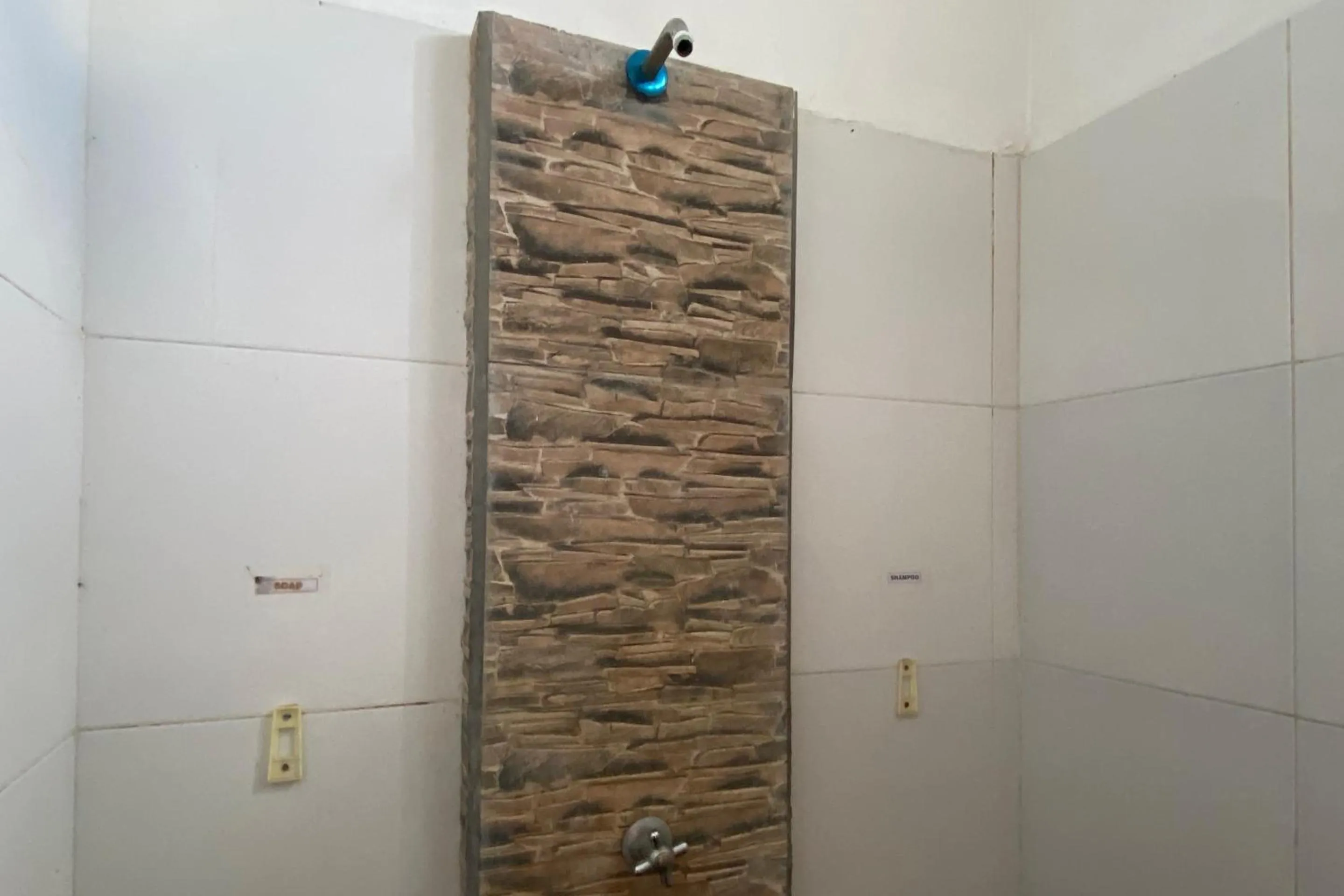 Bathroom in Hotel O Lembah Sriti Homestay Near Sirkuit Motor Cross Internasional 459 Lantan