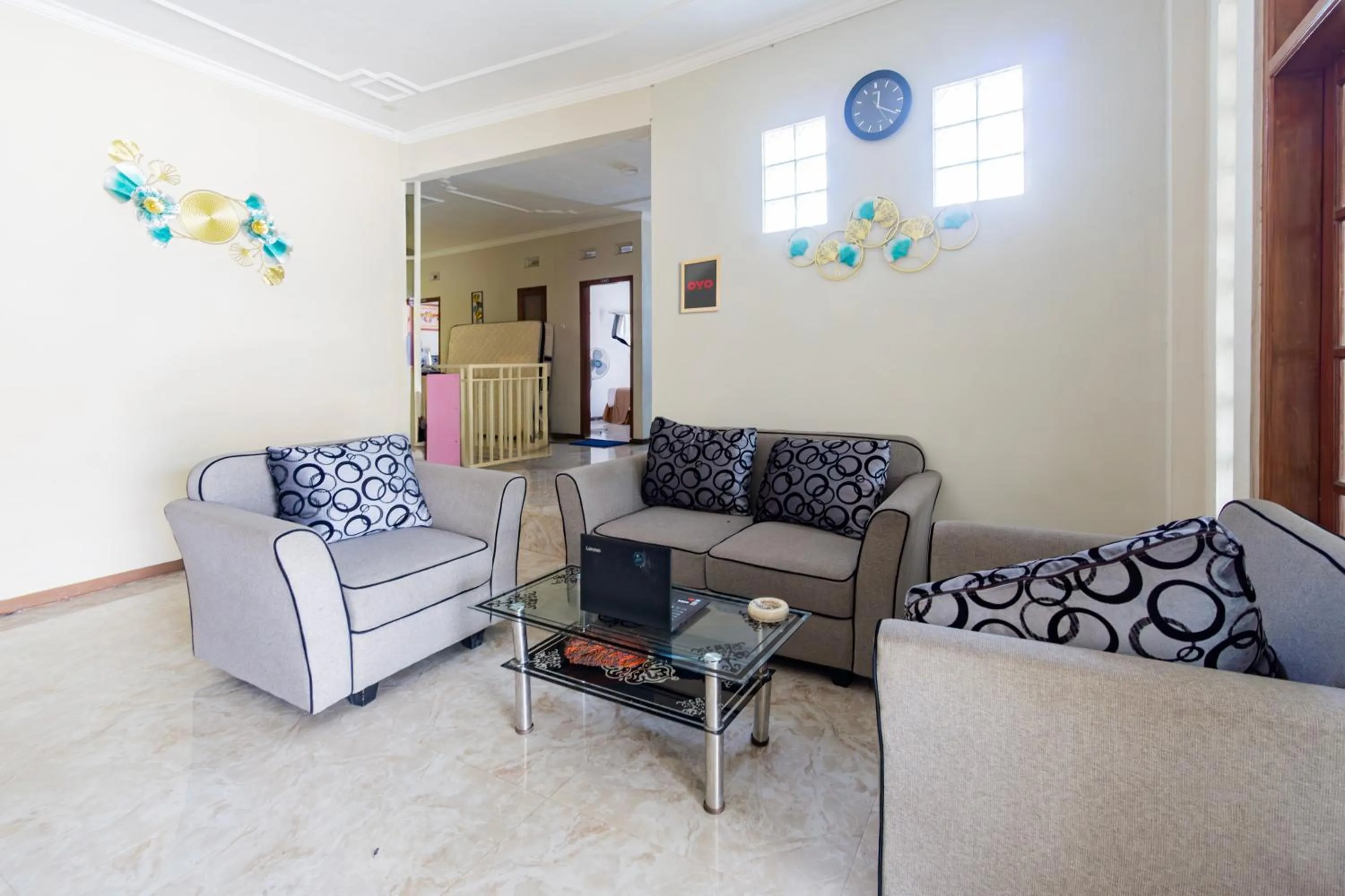 Lobby or reception in Hotel O Siwalanpanji Homestay Syariah