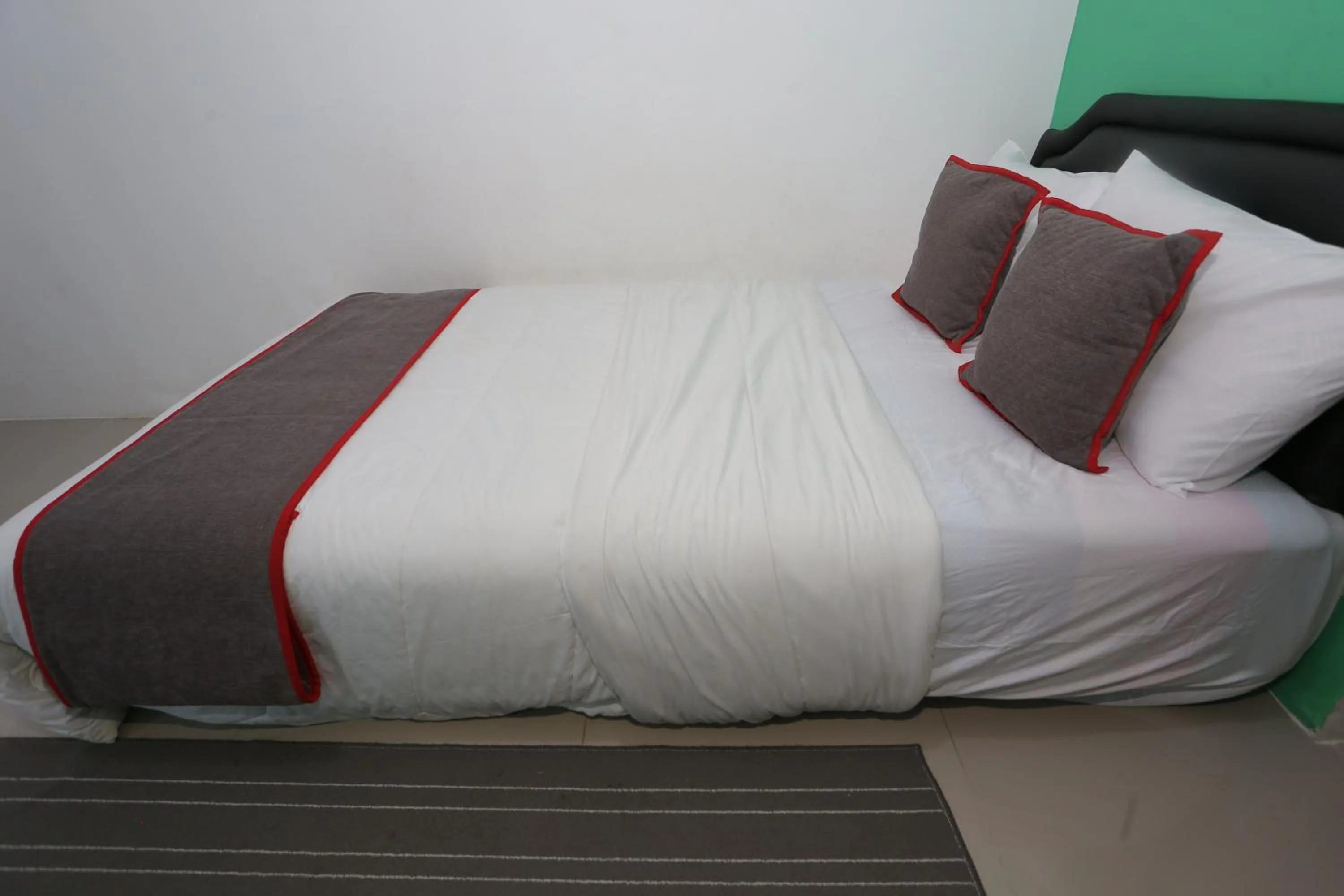 Bedroom in Collection O 93750 Luxury Rooms @ Urbantown Serpong