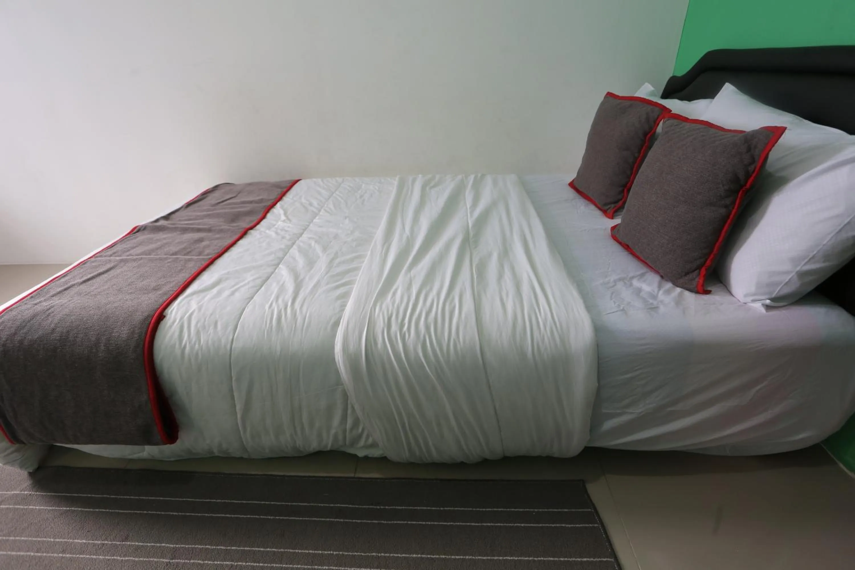 Bedroom in Collection O 93750 Luxury Rooms @ Urbantown Serpong