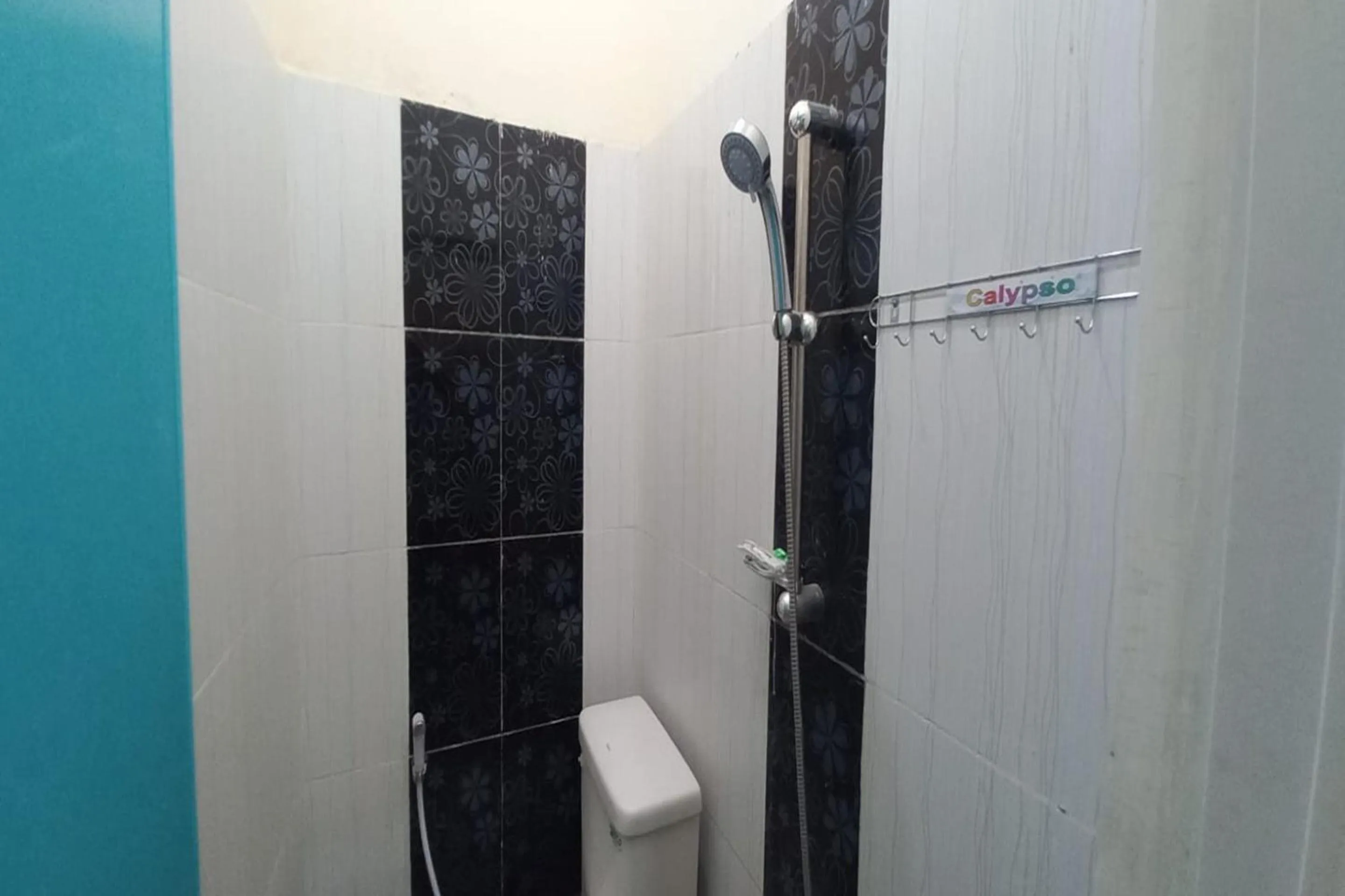 Bathroom in Hotel O Setia Budi Guest House 1