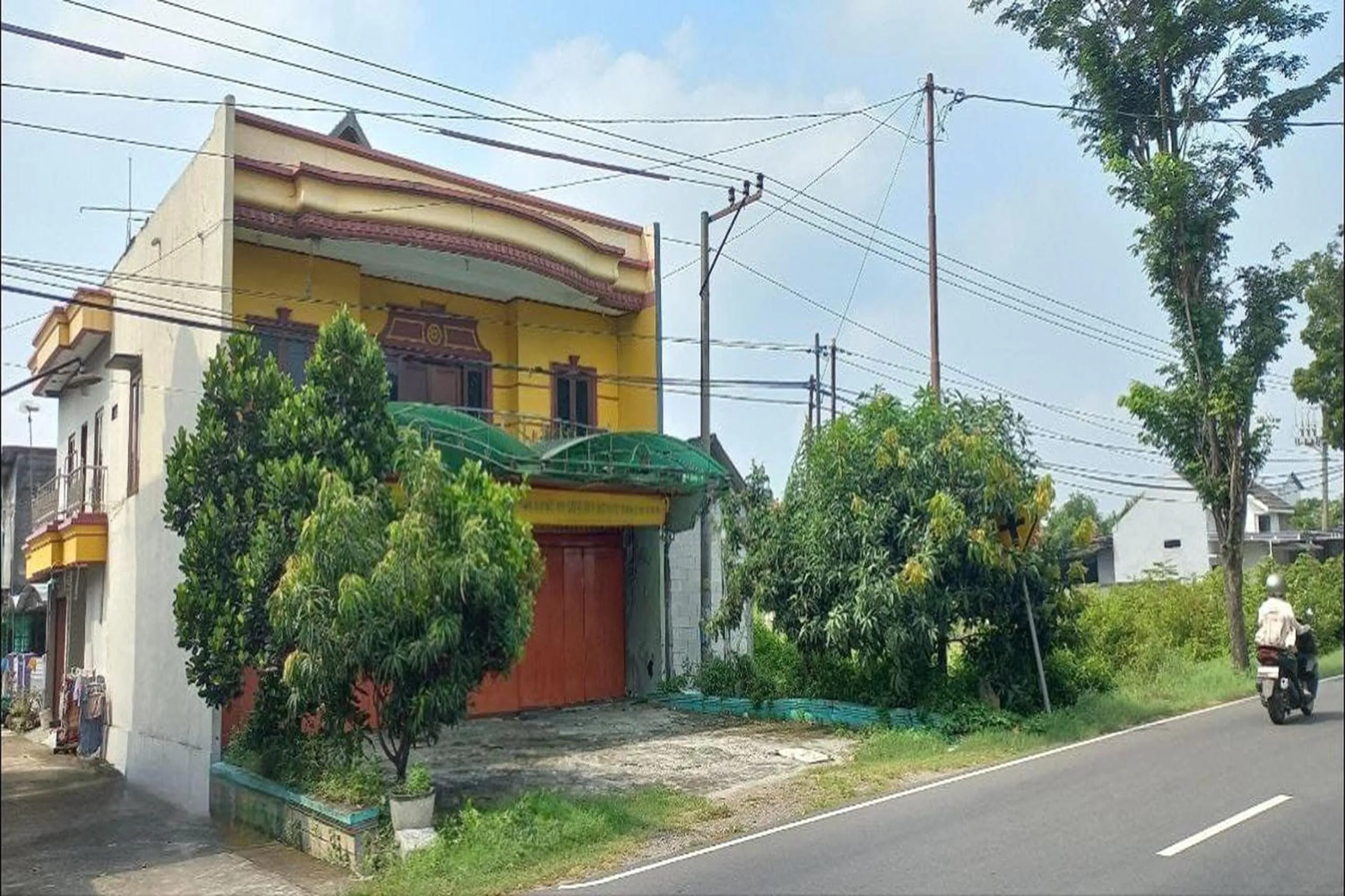 Facade/entrance in Hotel O Setia Budi Guest House 2