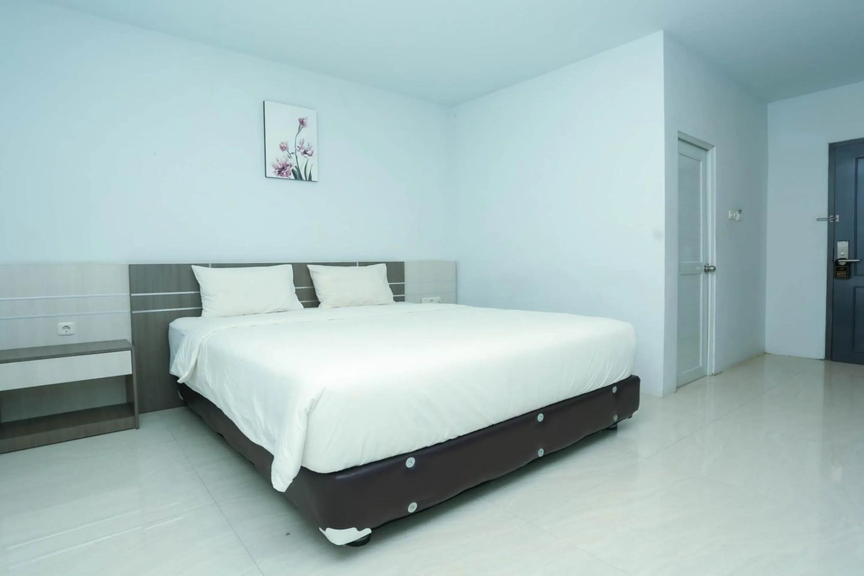 Bedroom, Bed in OYO 93774 Khaira Kos Dan PenginapanNearYani Heahlerr