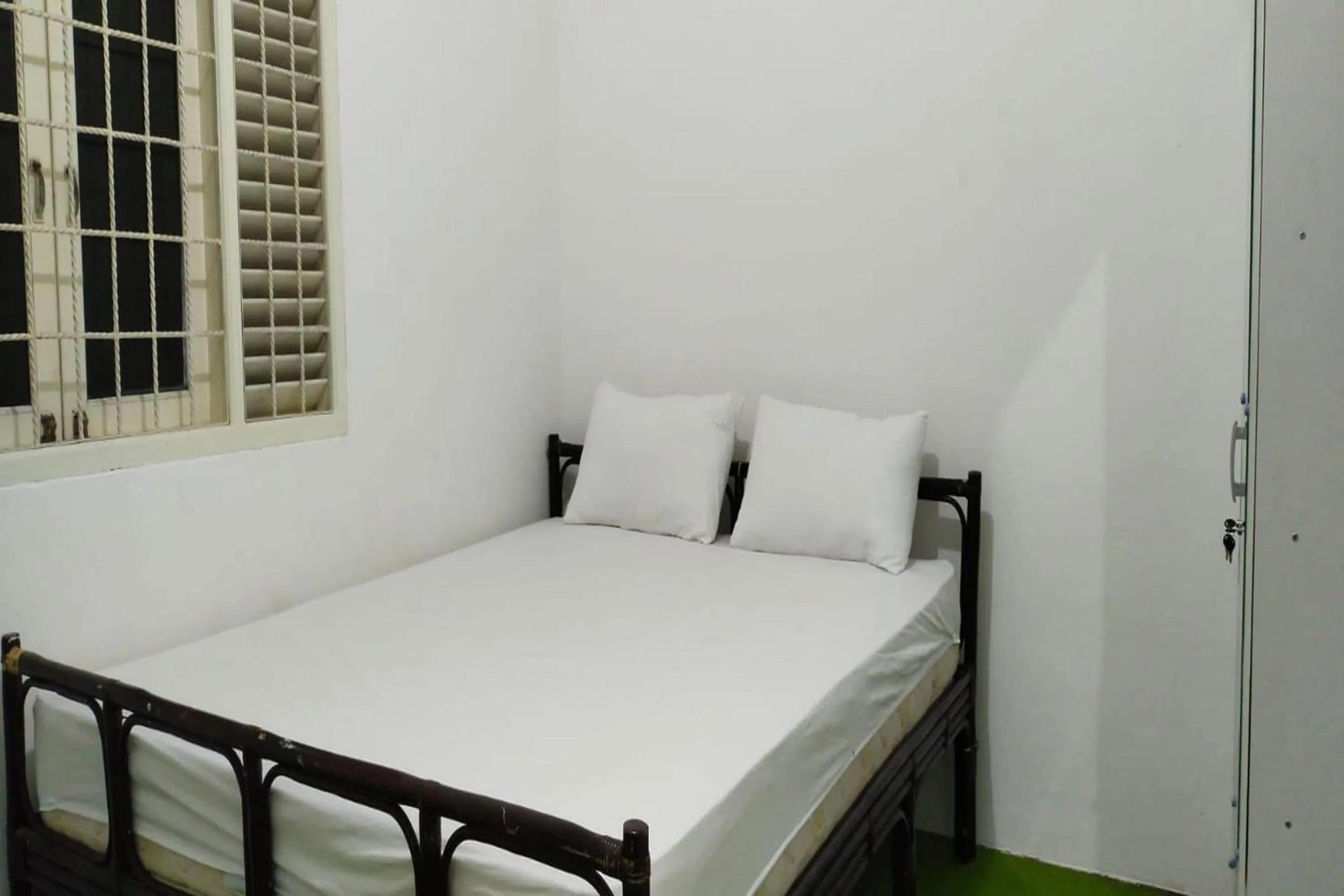 Bedroom, Bed in OYO 93774 Khaira Kos Dan PenginapanNearYani Heahlerr