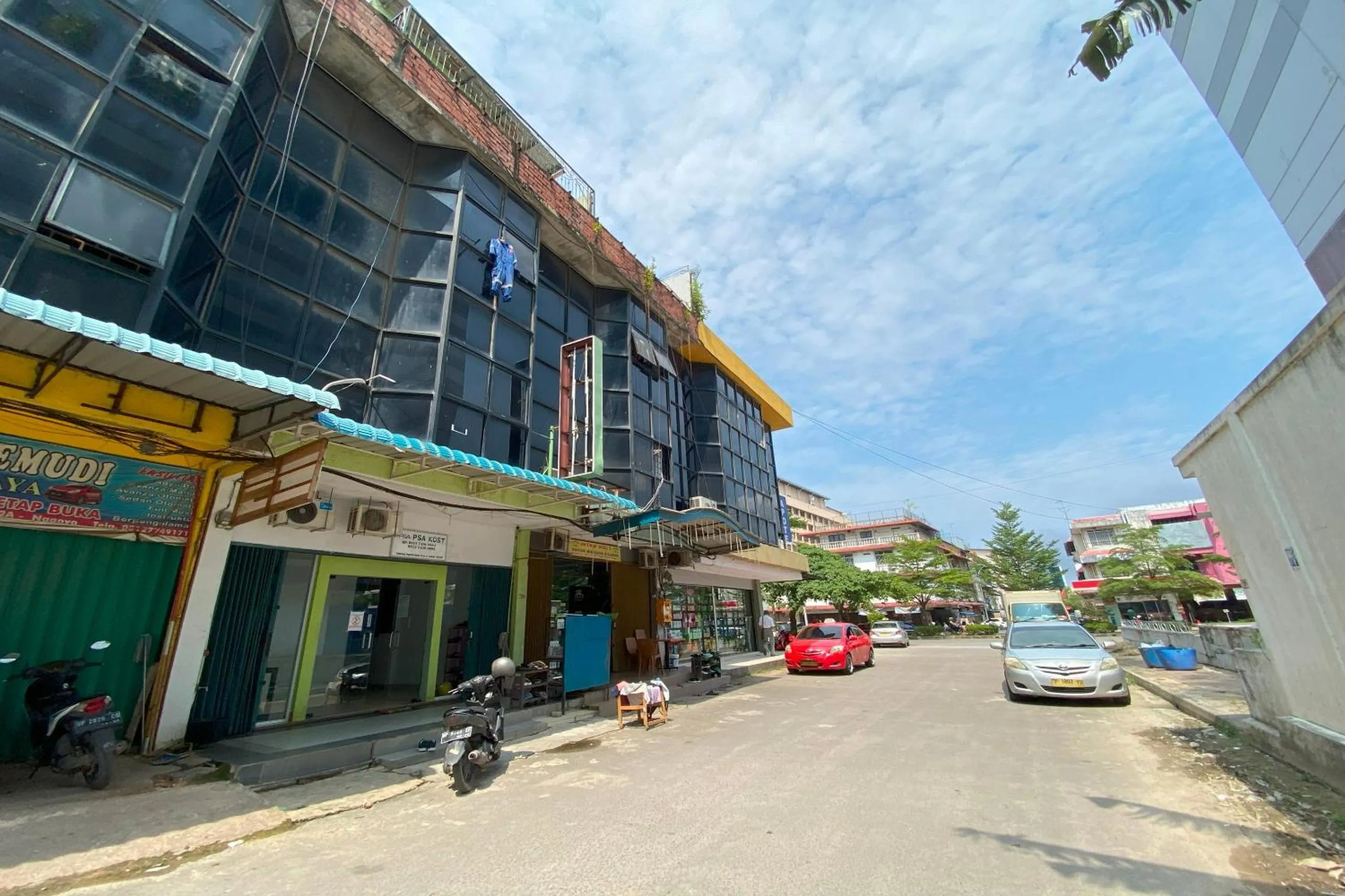 Facade/entrance in Hotel O Intan HomestayNearAnugrah Sinar Lautan