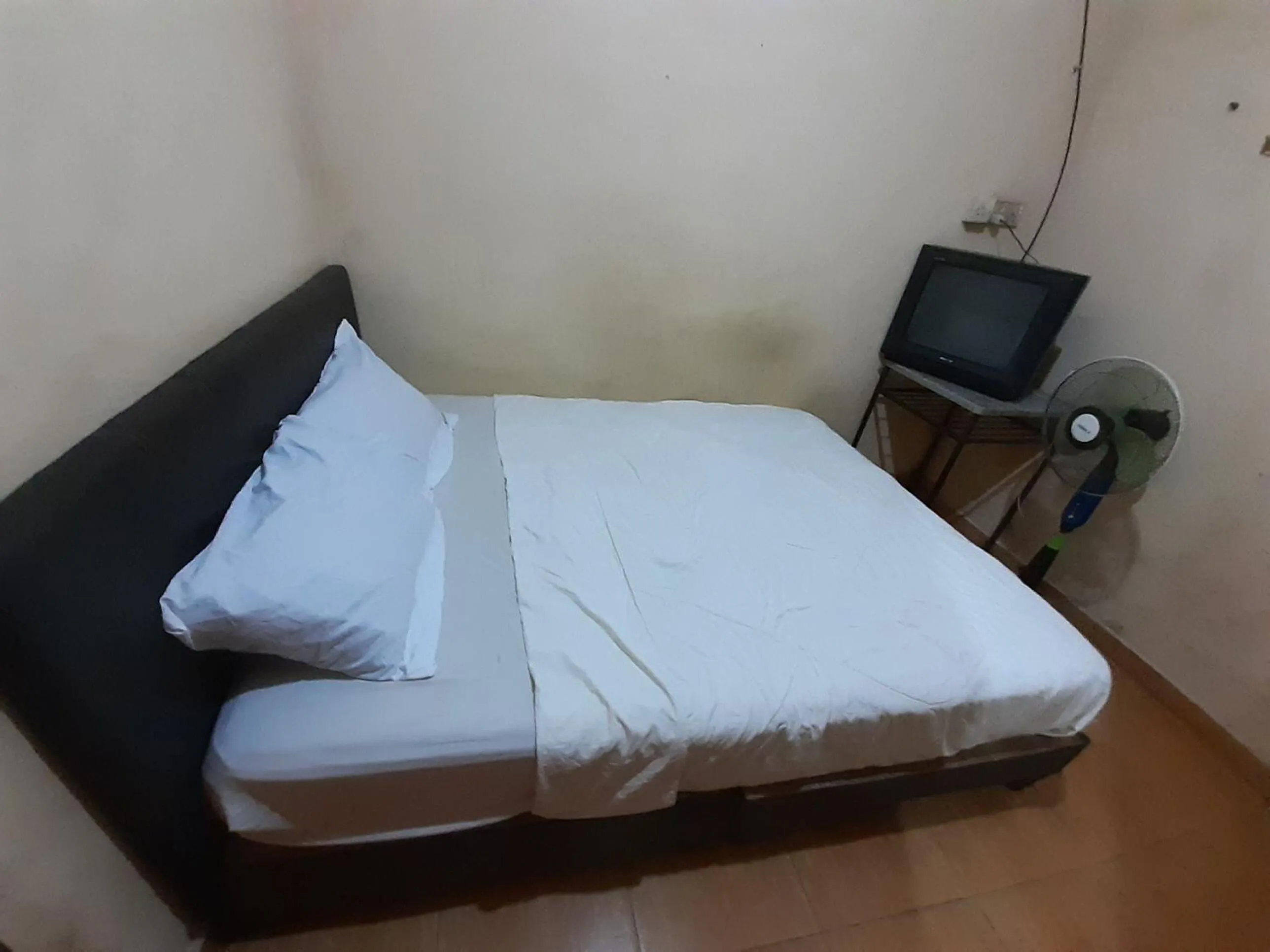 Bedroom, Bed in Hotel O Intan HomestayNearAnugrah Sinar Lautan