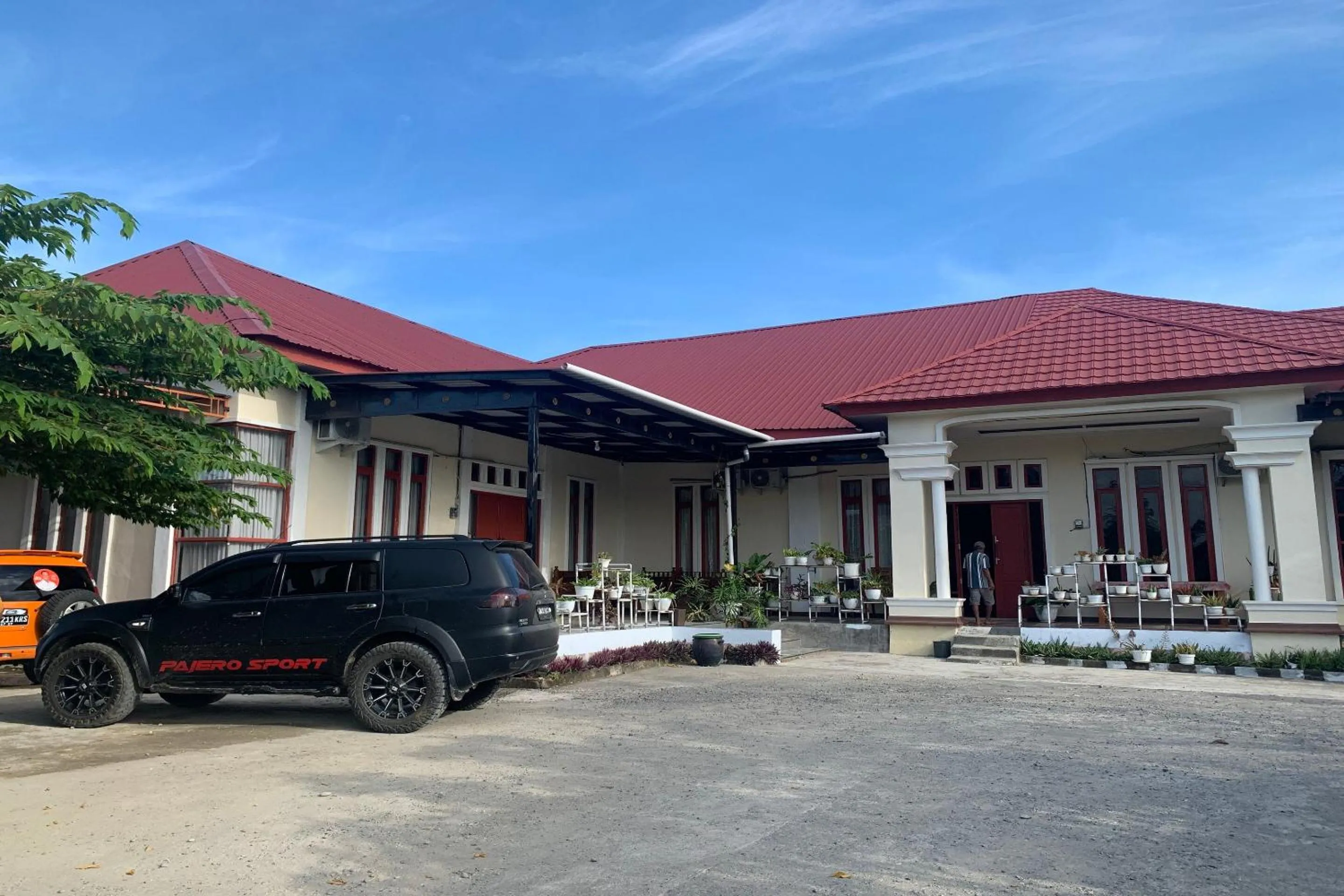 Facade/entrance in Hotel O Kost Hidayat Syariah