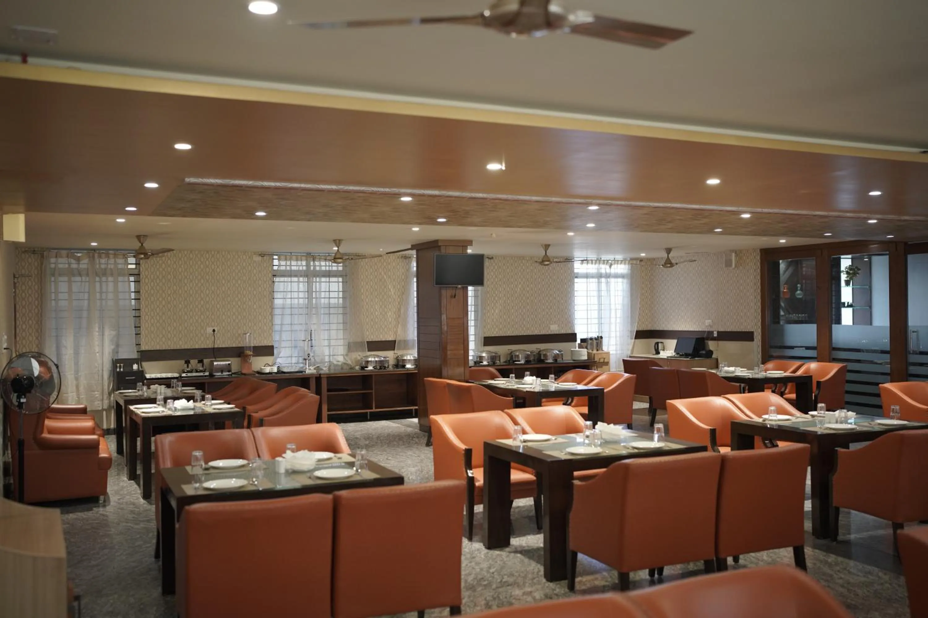 Restaurant/places to eat in Hotel Vista Suites, Bangalore