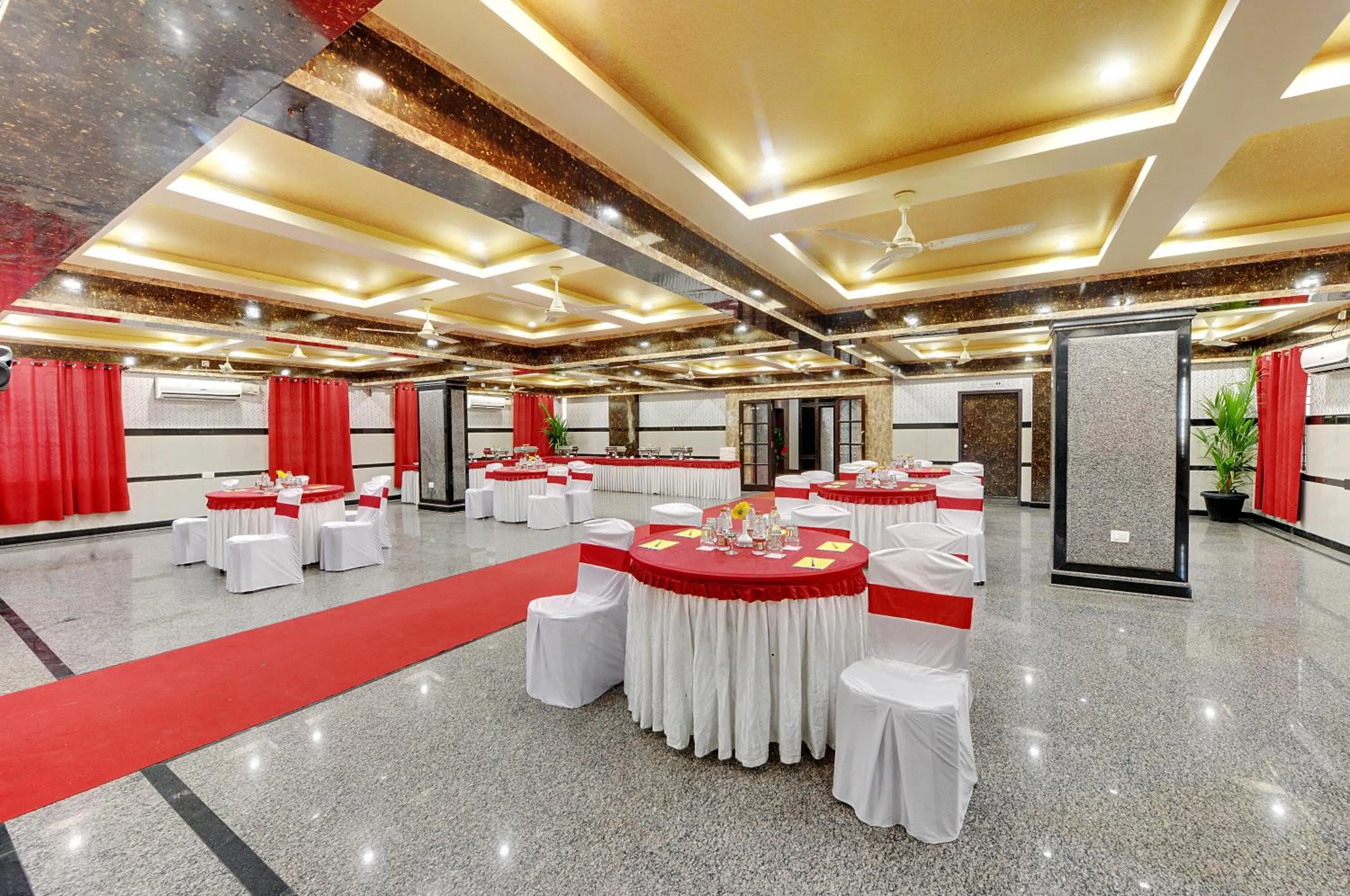 Banquet/Function facilities in Hotel Vista Suites, Bangalore