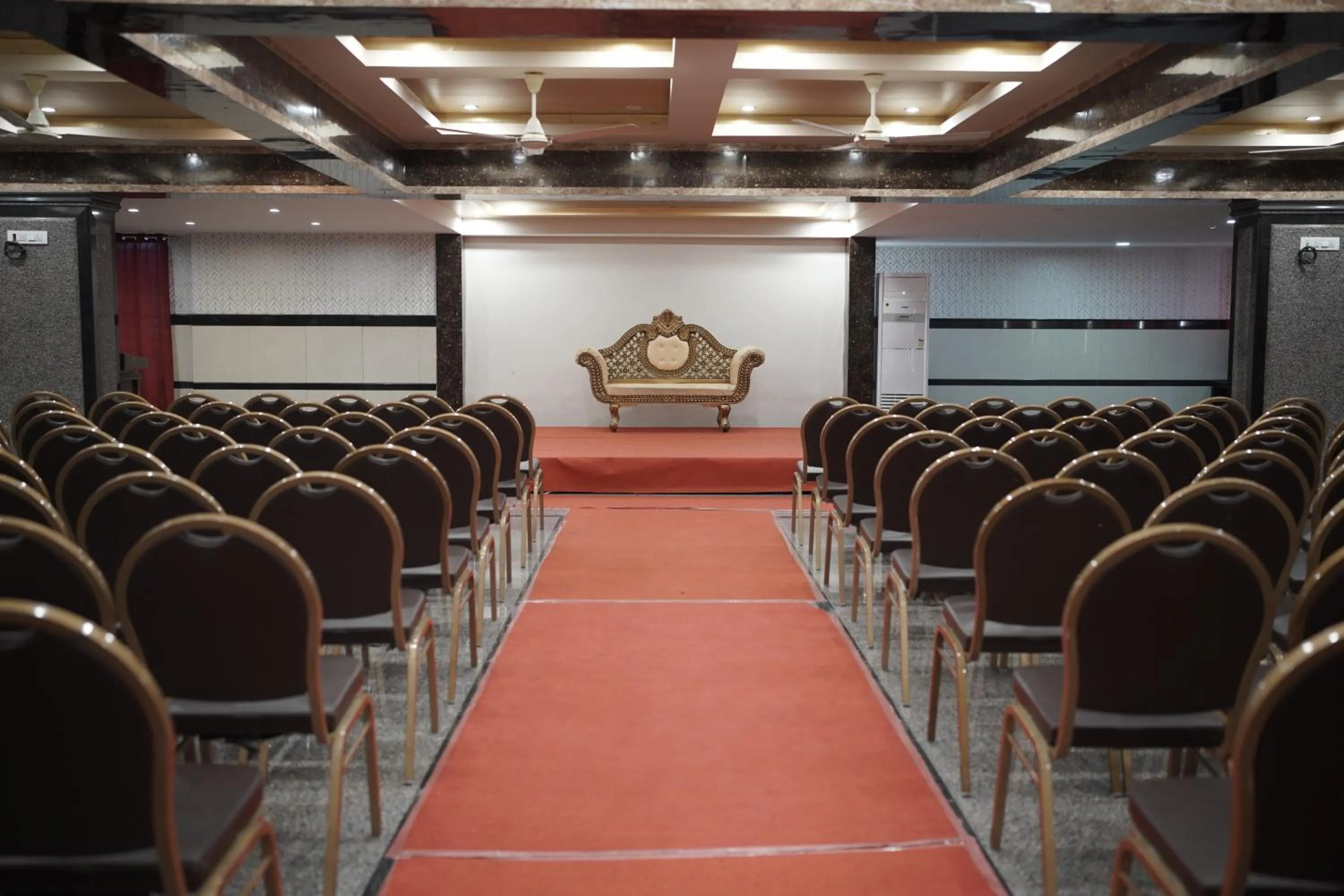 Banquet/Function facilities in Hotel Vista Suites, Bangalore