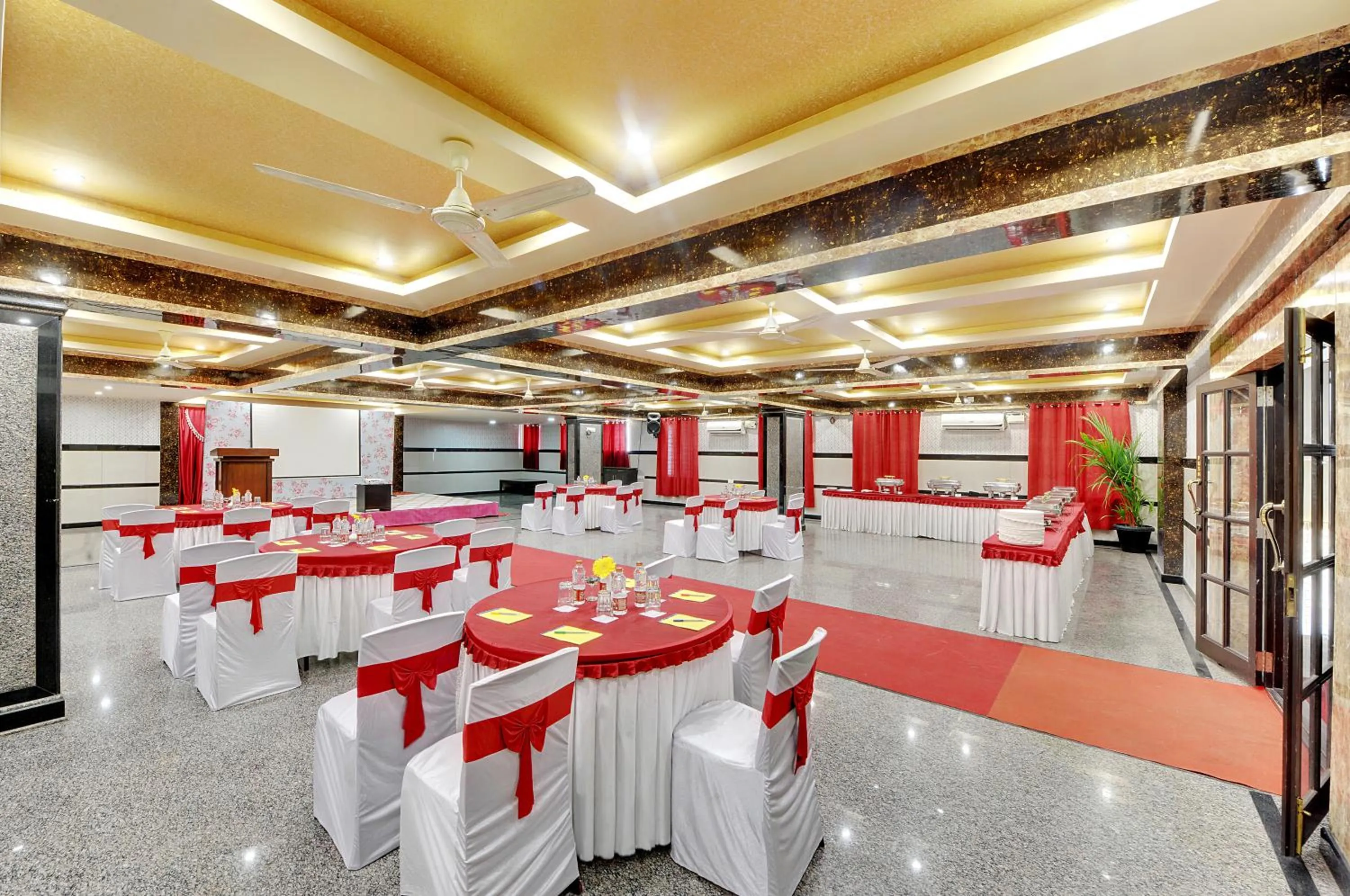 Banquet/Function facilities in Hotel Vista Suites, Bangalore