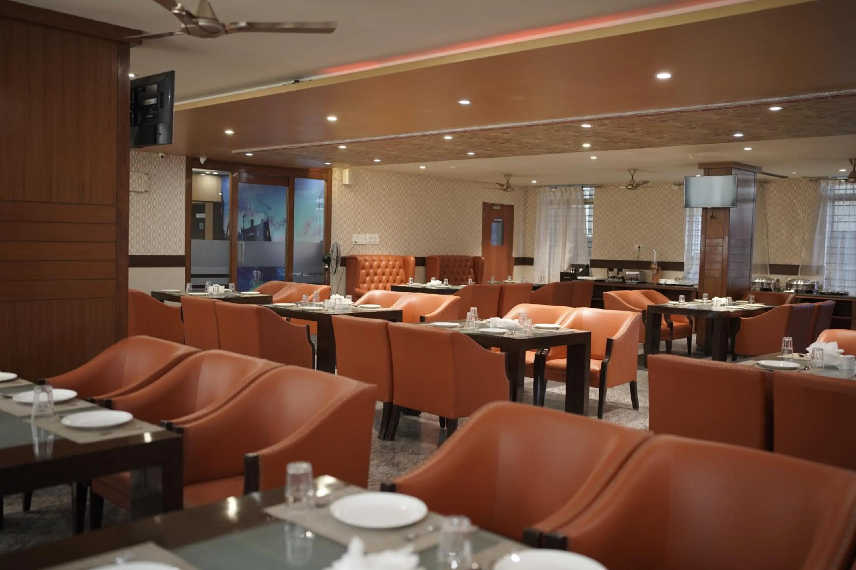 Restaurant/places to eat in Hotel Vista Suites, Bangalore