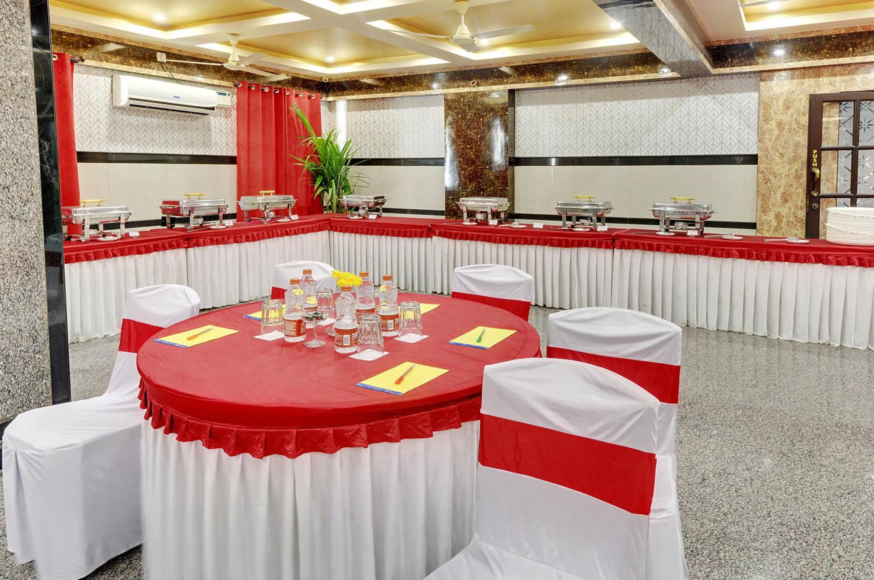 Banquet/Function facilities in Hotel Vista Suites, Bangalore