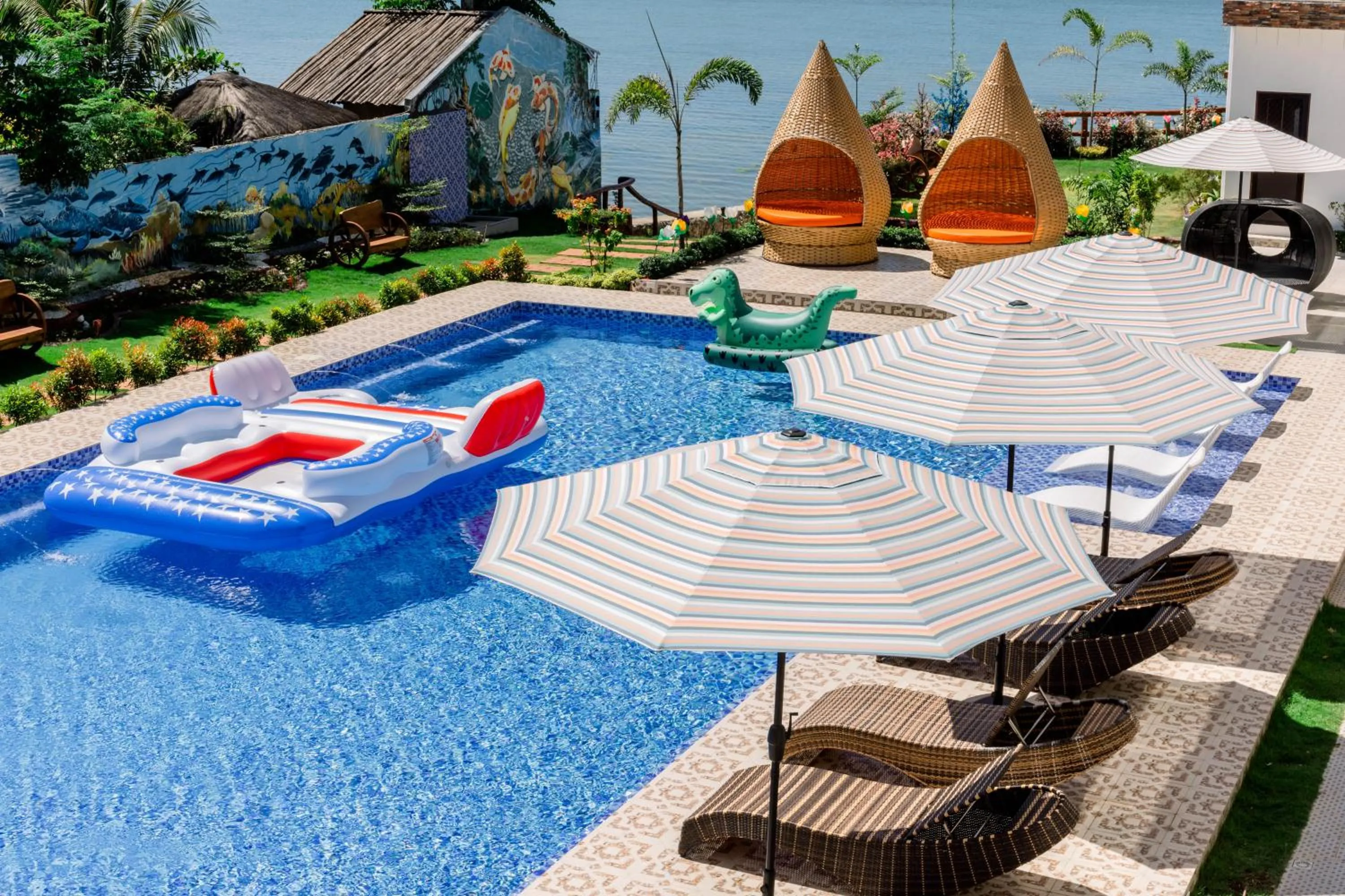 Day in Sonrisa Resort De Playa by Hiverooms