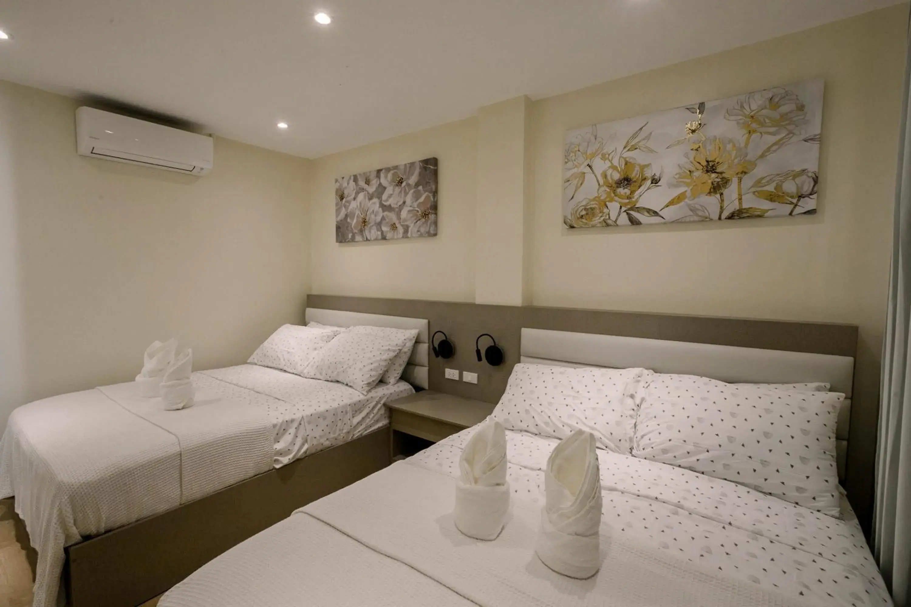 Family Suite with Balcony in Sonrisa Resort De Playa by Hiverooms Family Suite with Balcony in Sonrisa Resort De Playa by Hiverooms