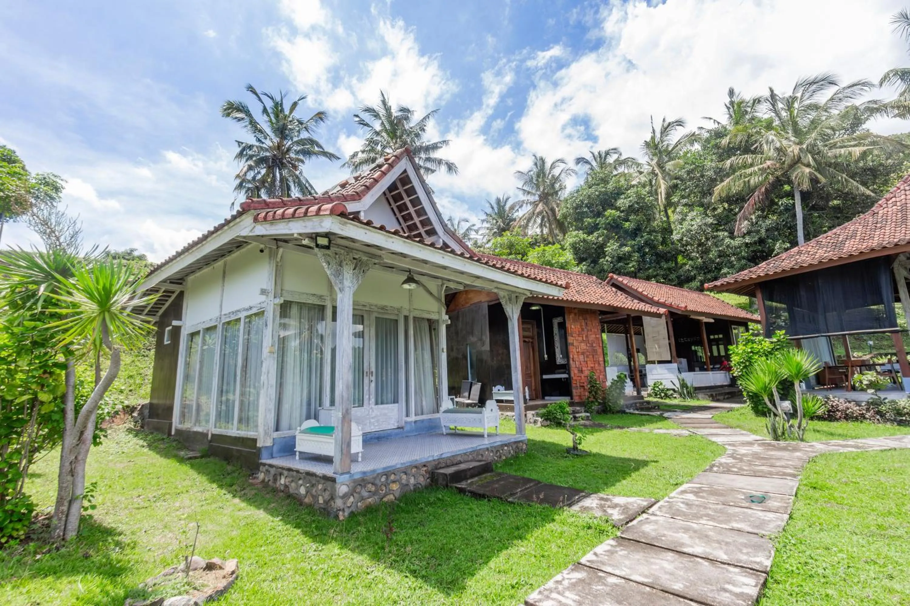 Facade/entrance in Hotel O Tungku Klui Hotel