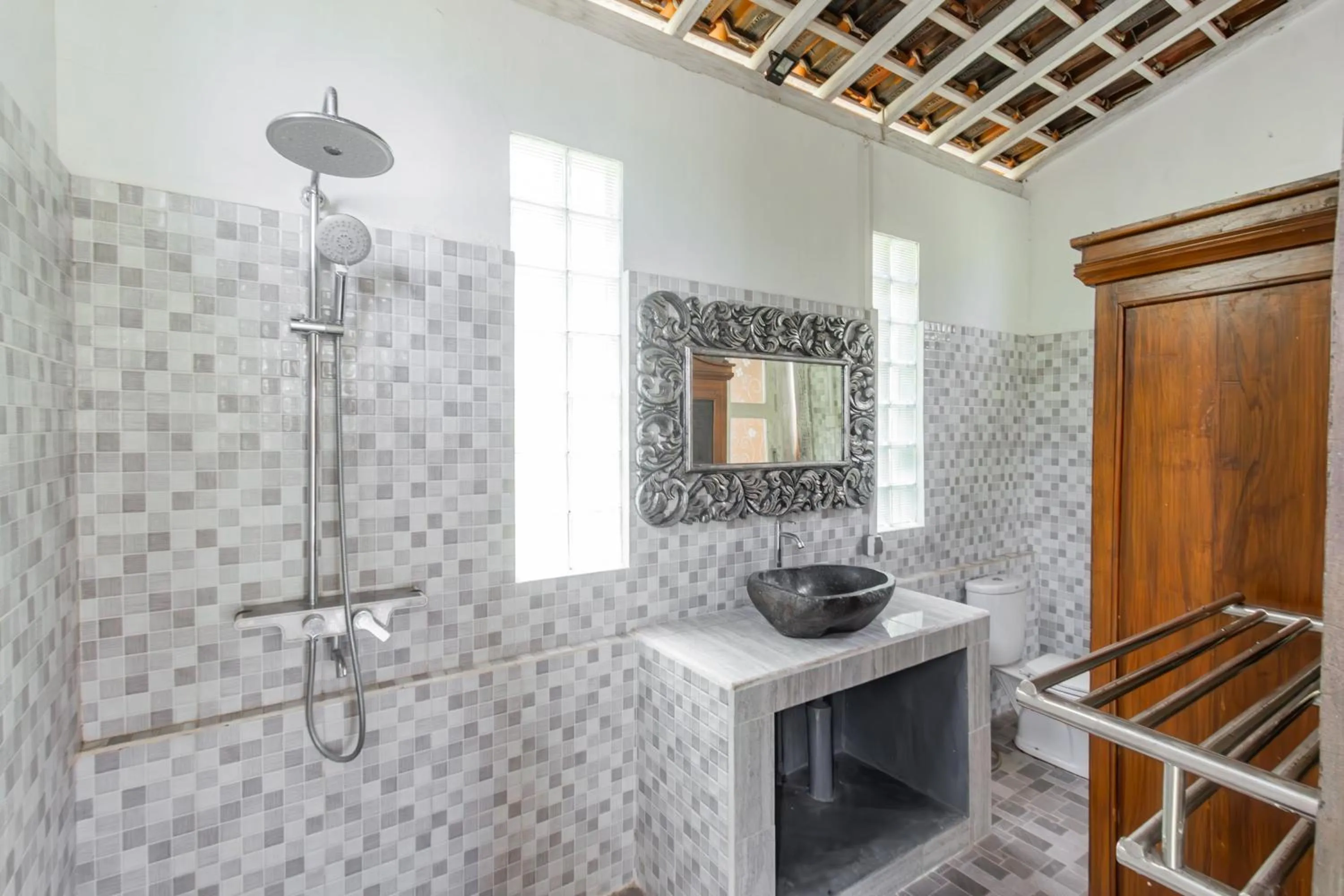 Bathroom in Hotel O Tungku Klui Hotel