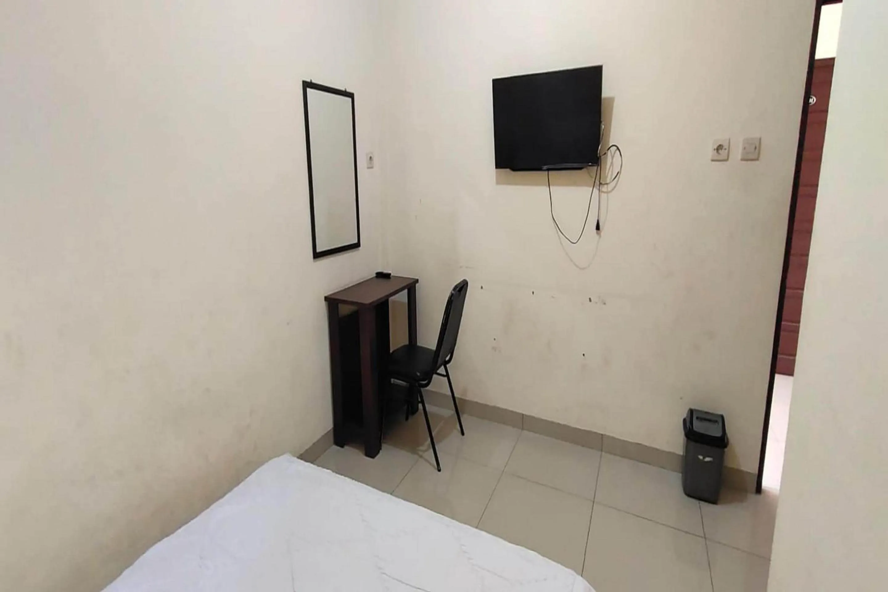 Bedroom, Bed in Hotel O Penginapan Naya Rita