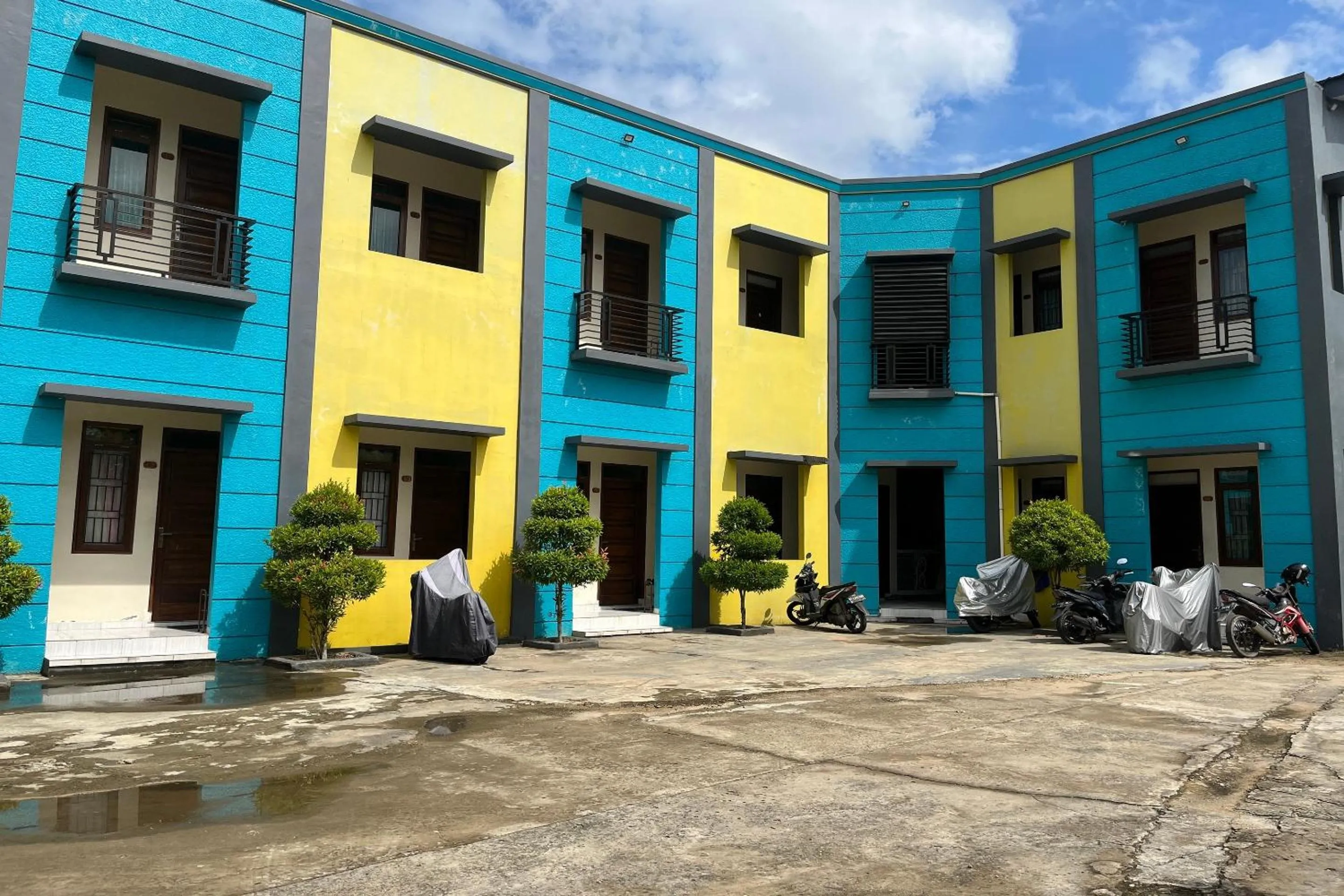 Facade/entrance in Hotel O Penginapan Naya Rita