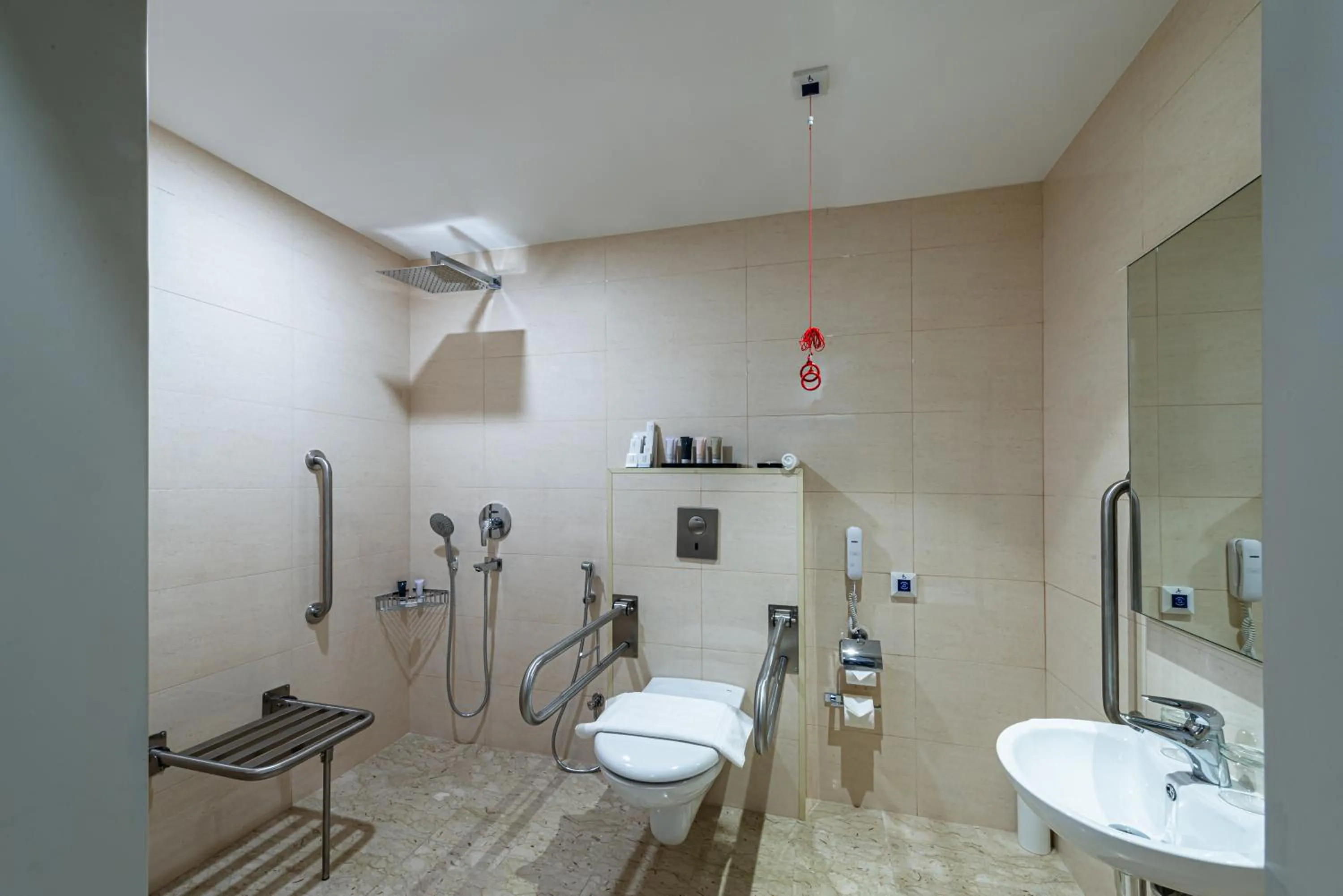 Shower in Best Western Plus Tabuk City Center