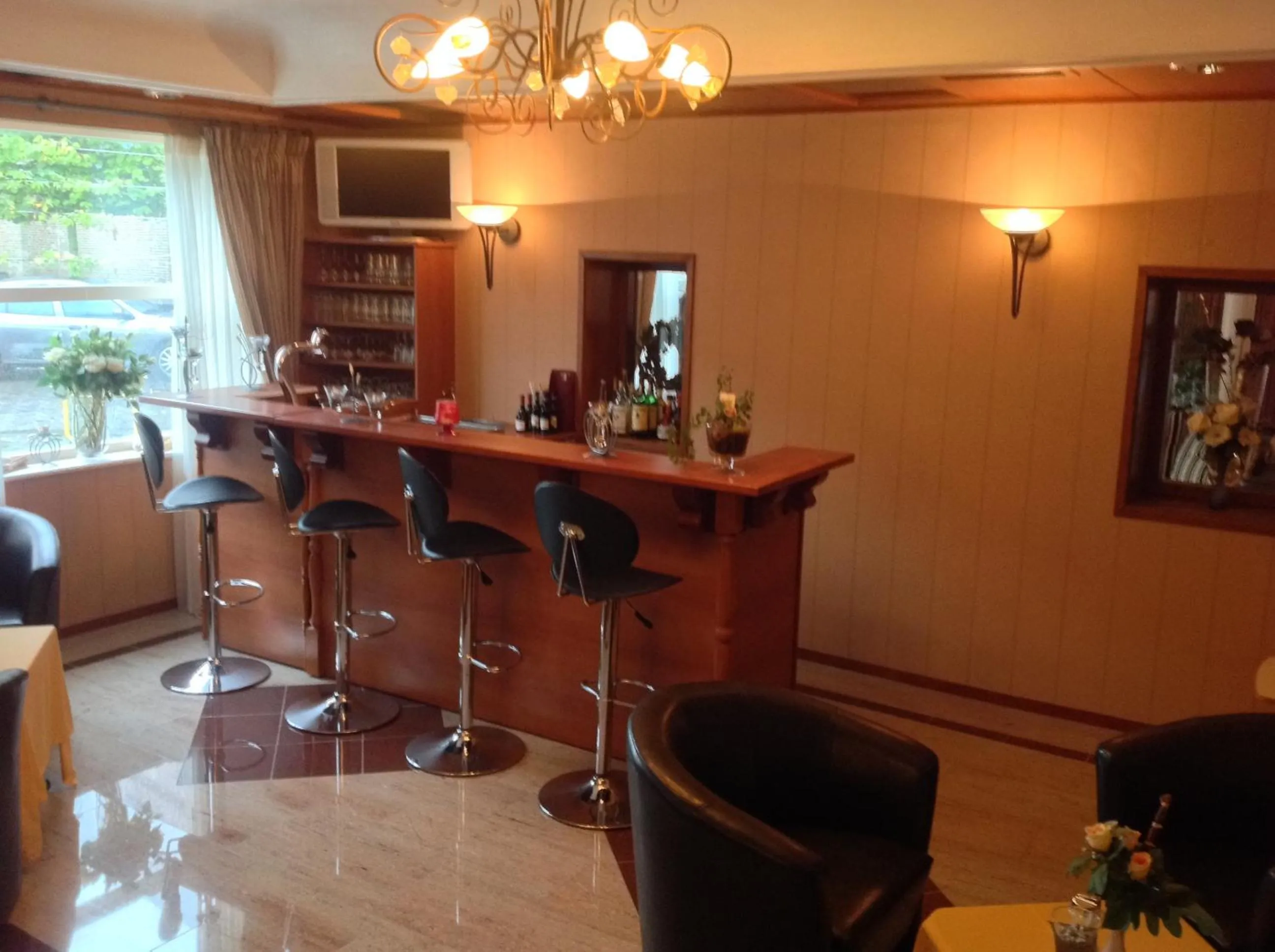 Lounge or bar in SuyderSee Hotel