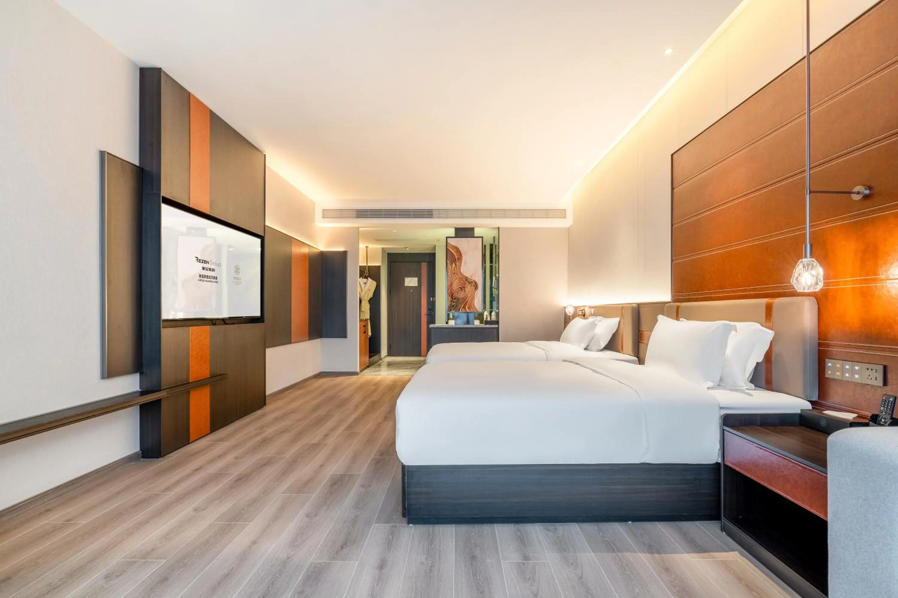 Photo of the whole room, Bed in The Puyan Hotel Hangzhou Jiubao