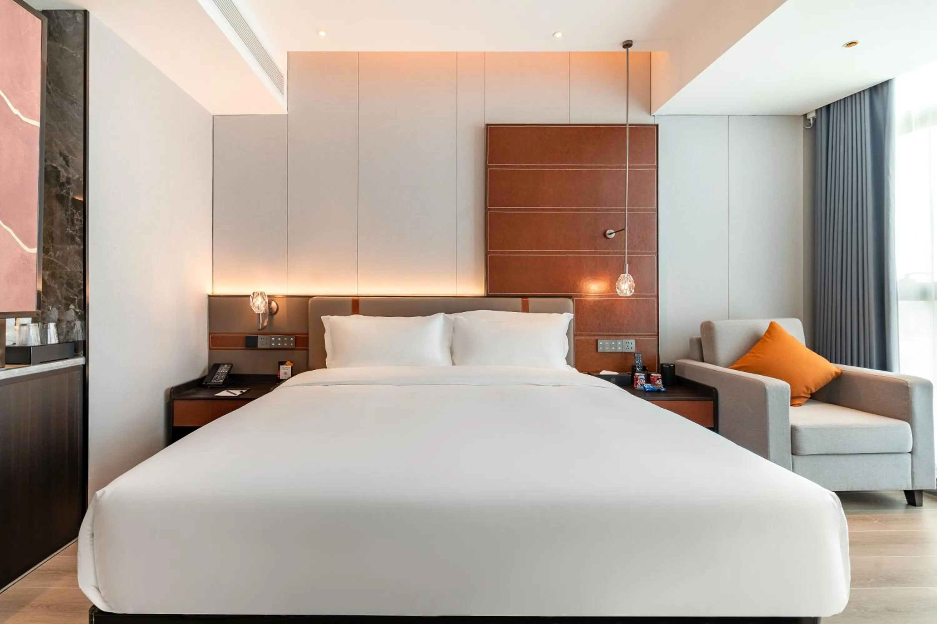 Photo of the whole room, Bed in The Puyan Hotel Hangzhou Jiubao