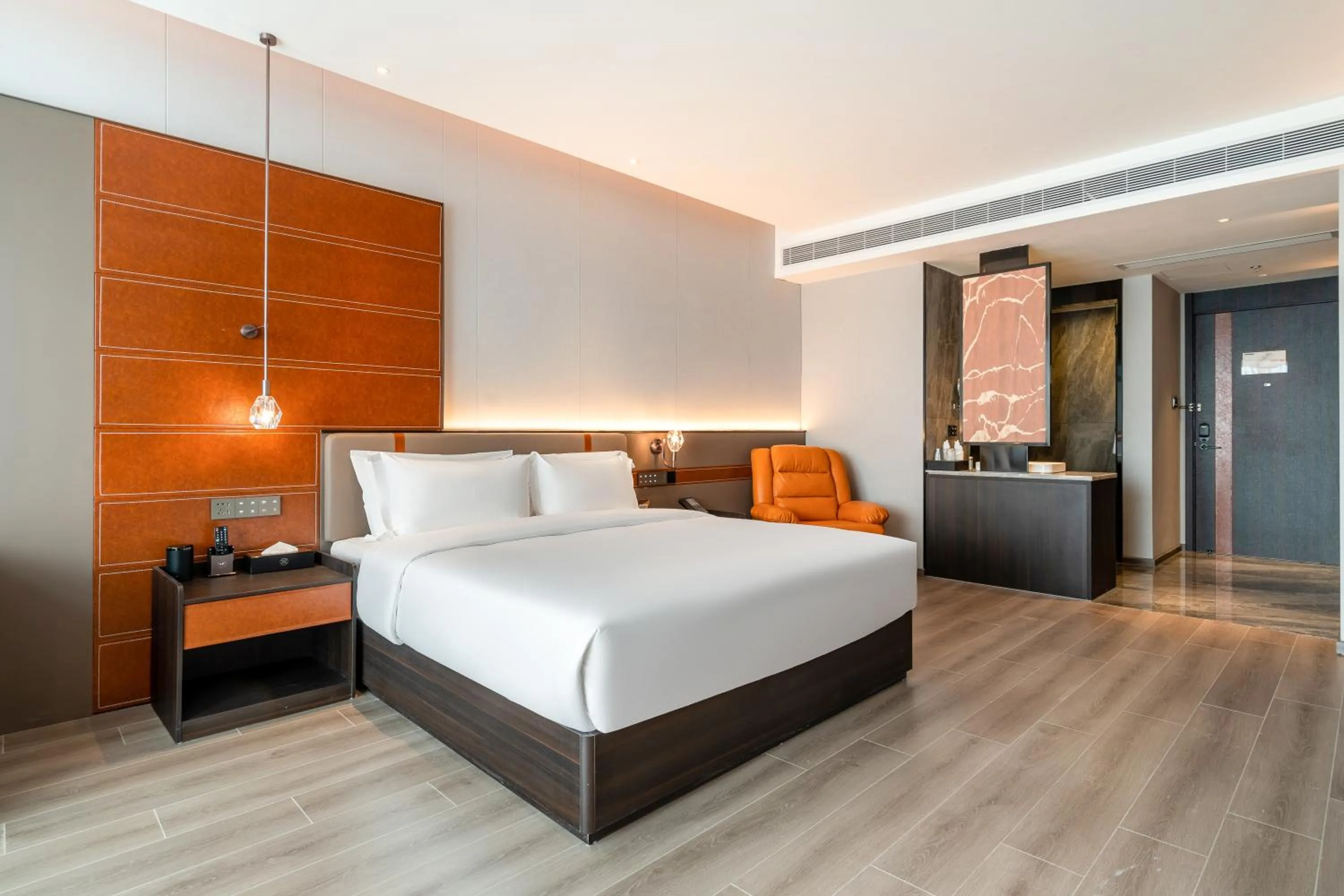 Photo of the whole room, Bed in The Puyan Hotel Hangzhou Jiubao