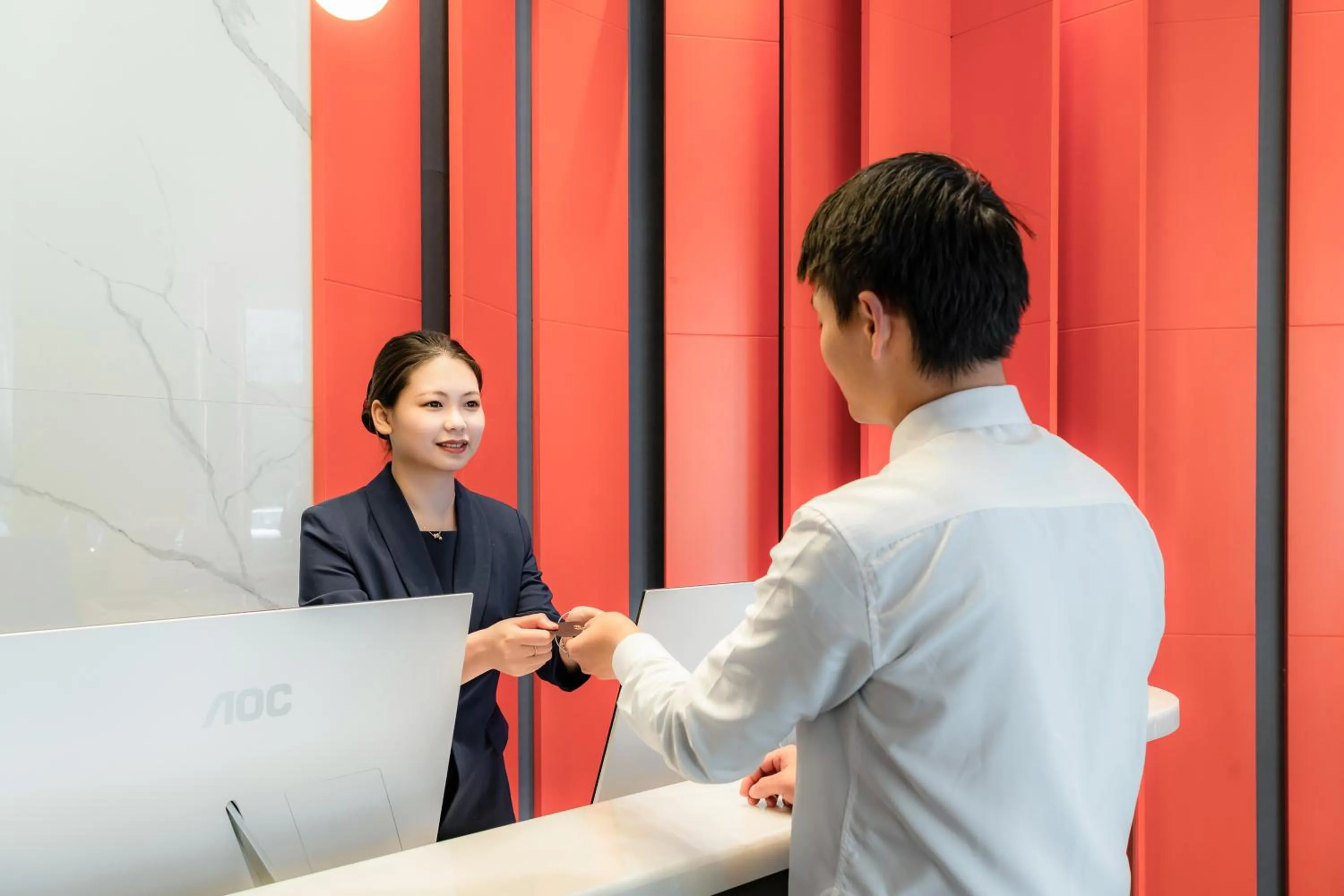 Staff in The Puyan Hotel Hangzhou Jiubao