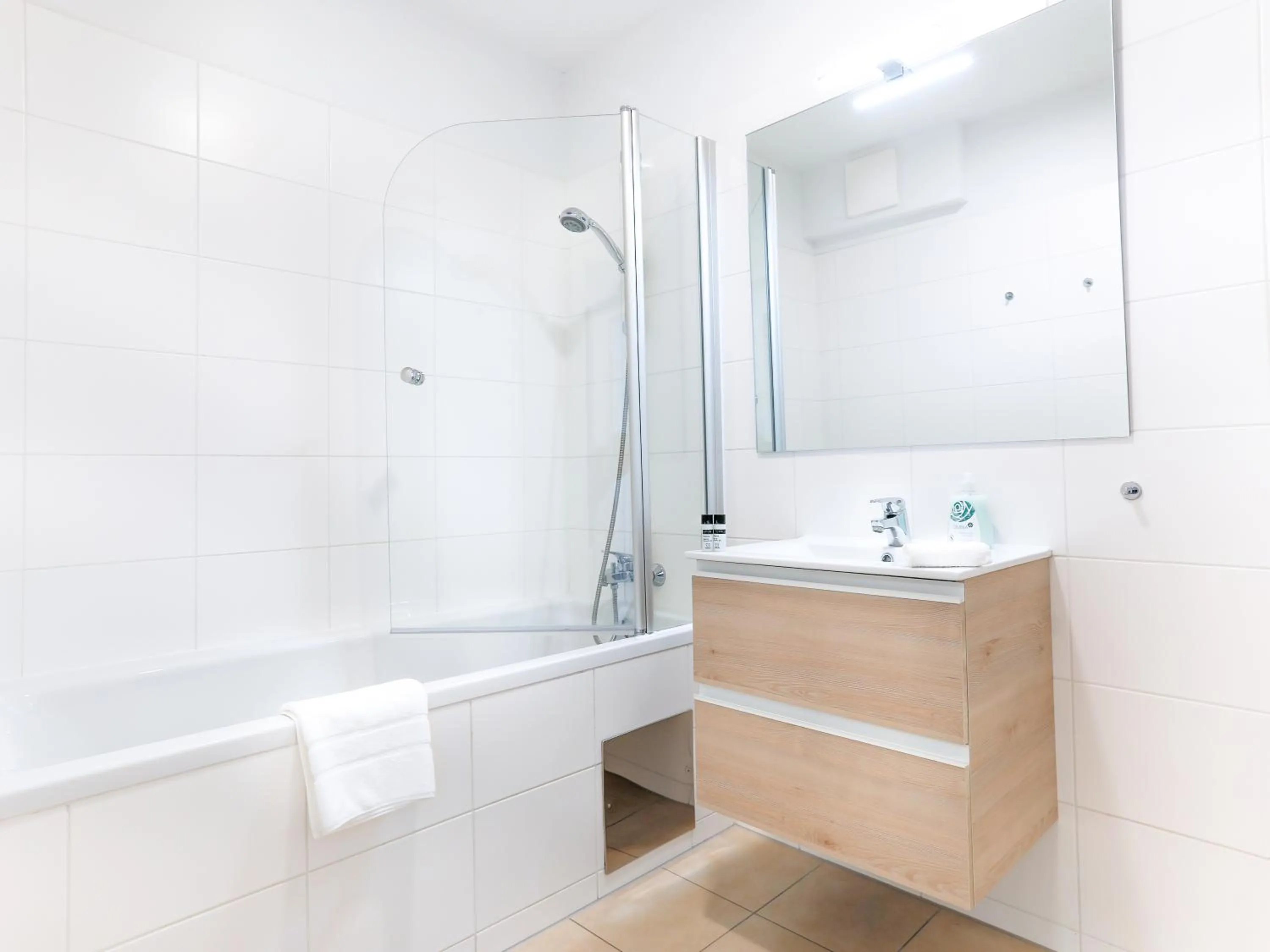 Hot Tub in Penthouse Apartments