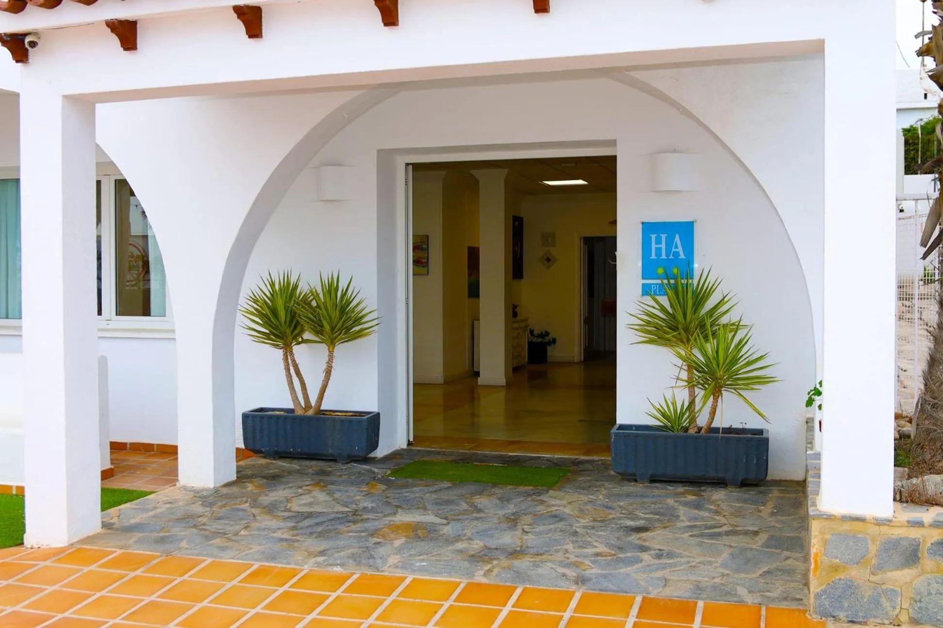 Facade/entrance in Hotel Marazul