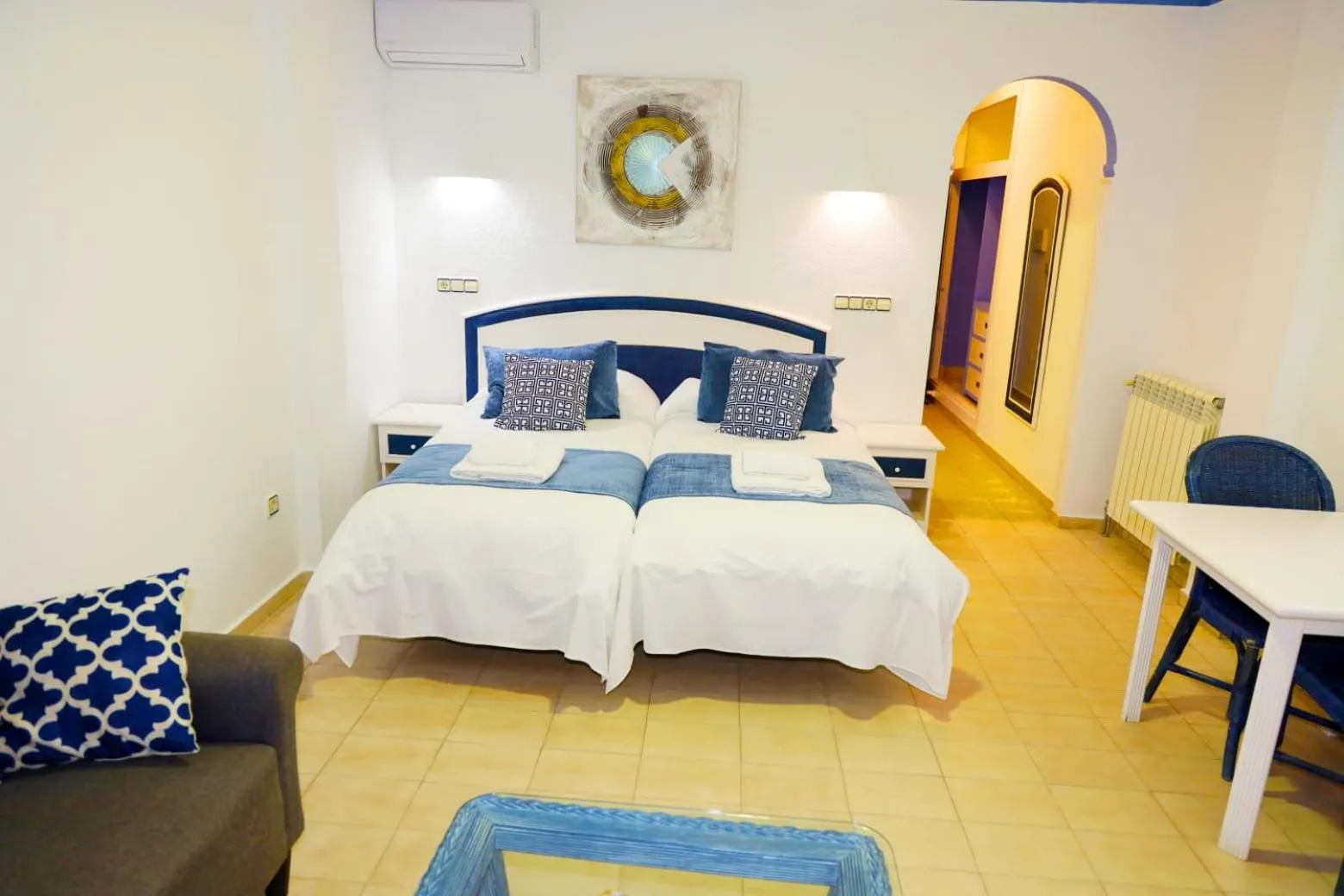 Photo of the whole room in Hotel Marazul