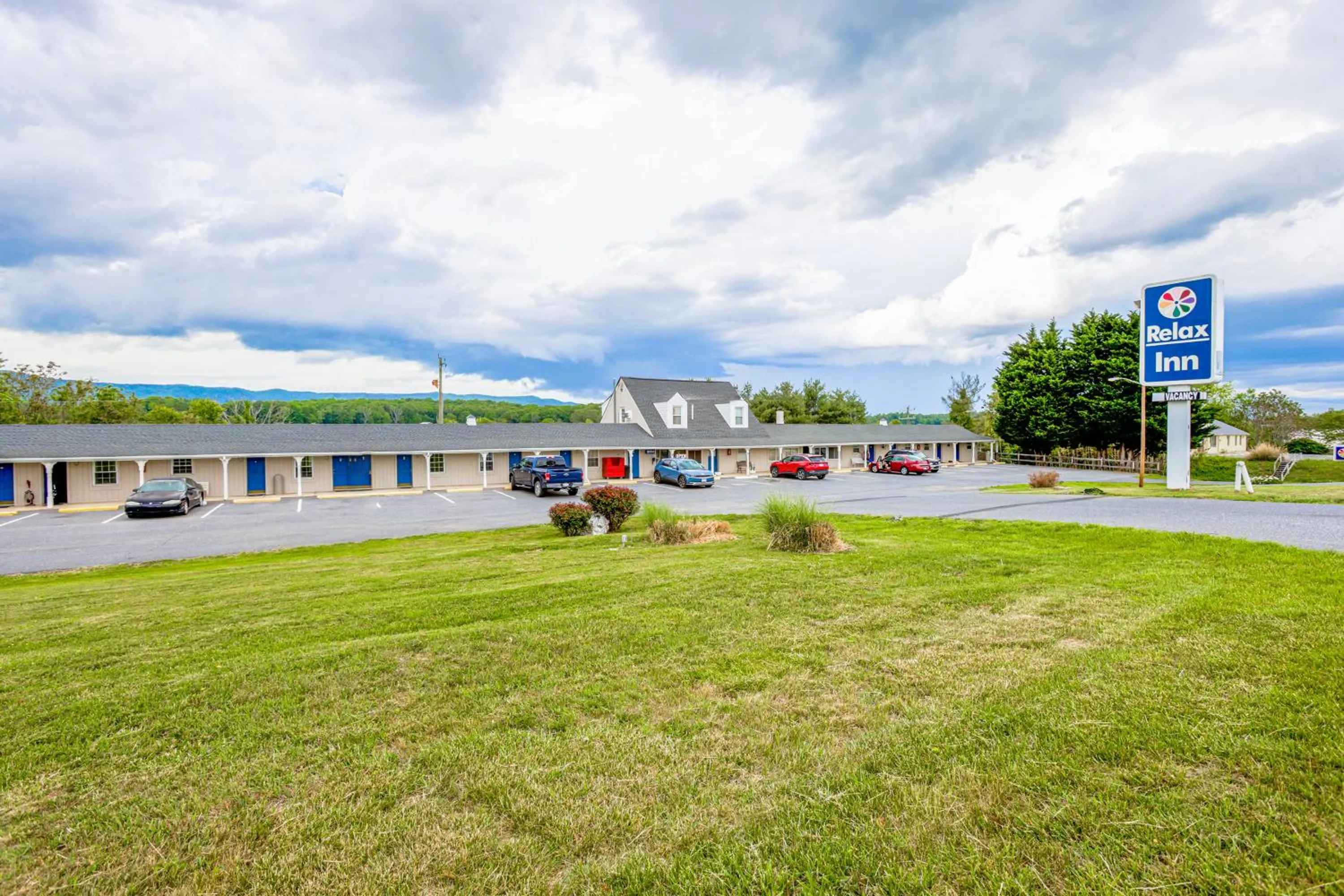 Property building in Relax Inn By OYO Natural Bridge I-81