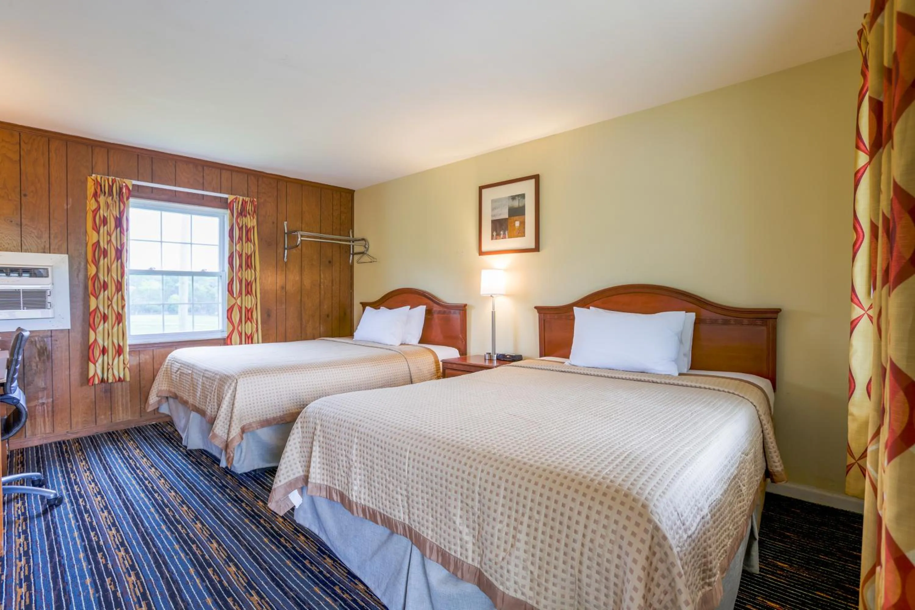 Bedroom, Bed in Relax Inn By OYO Natural Bridge I-81